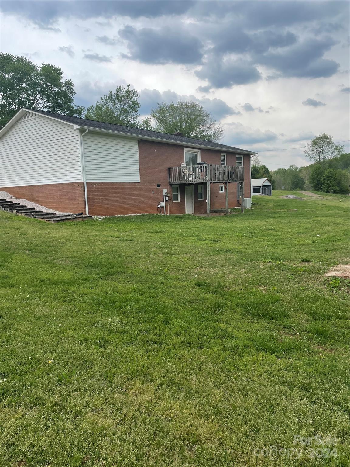 1983 NW Seagletown Road NW — Vale