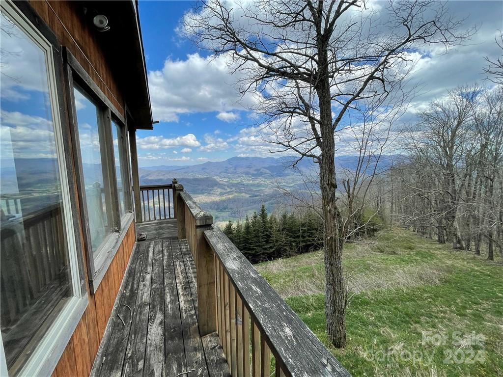 1375 Swing Road — Burnsville