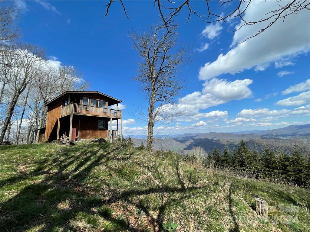 1375 Swing Road — Burnsville
