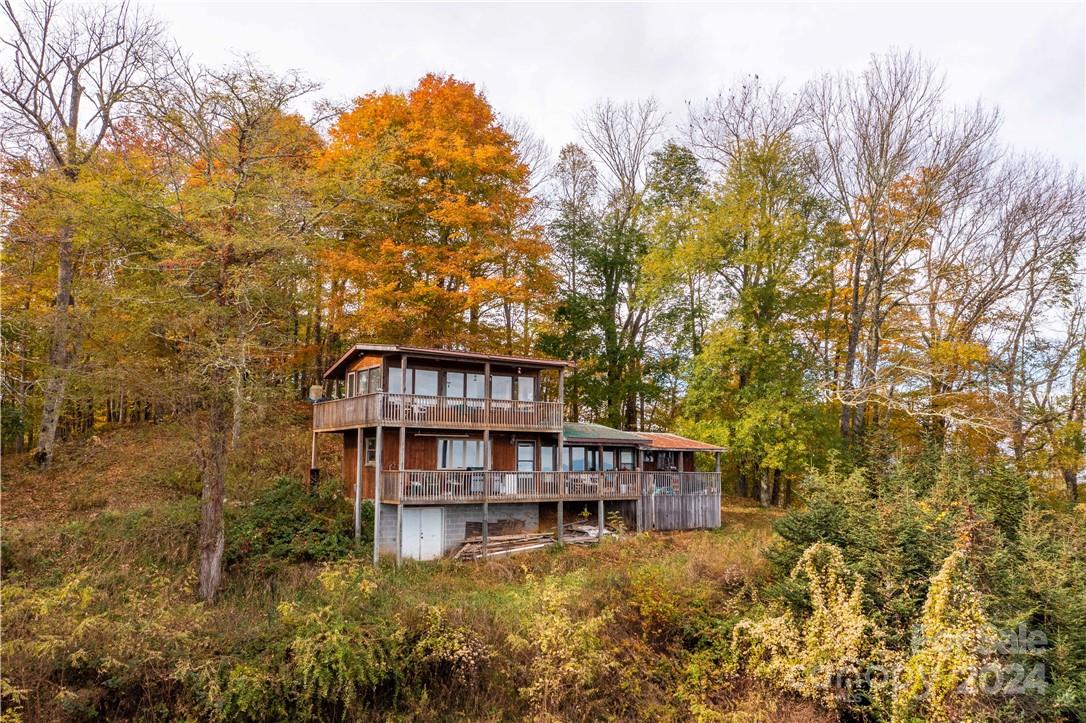 1375 Swing Road — Burnsville