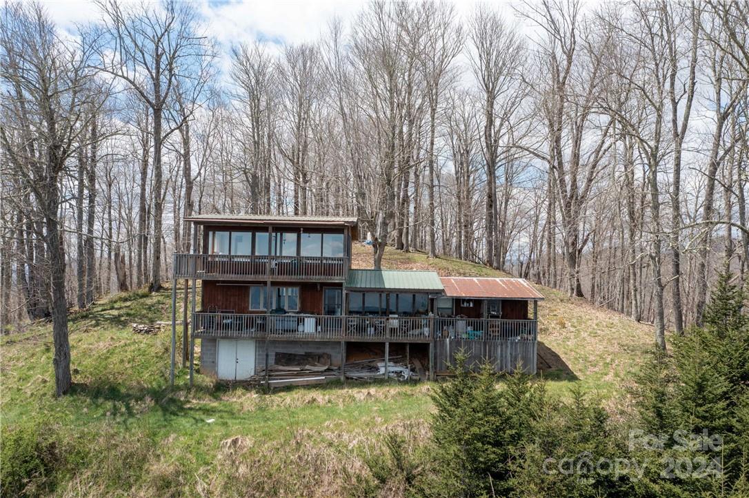 1375 Swing Road — Burnsville