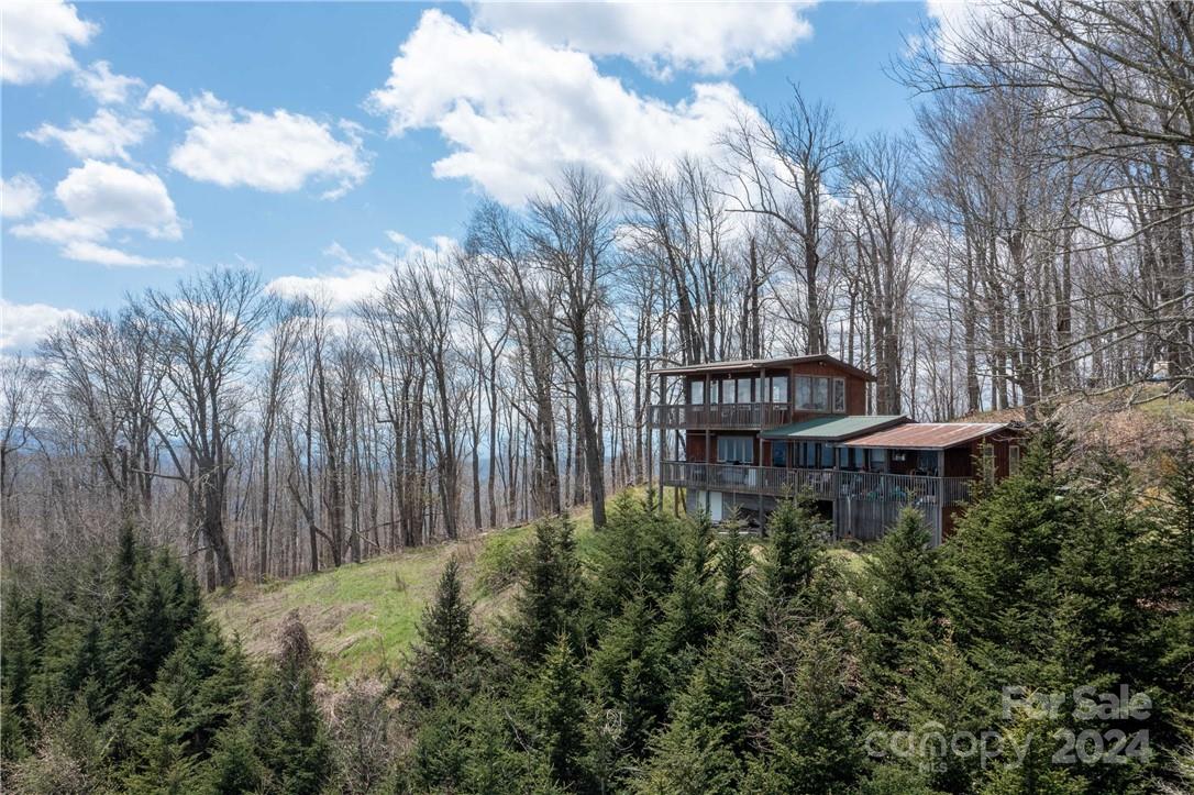 1375 Swing Road — Burnsville