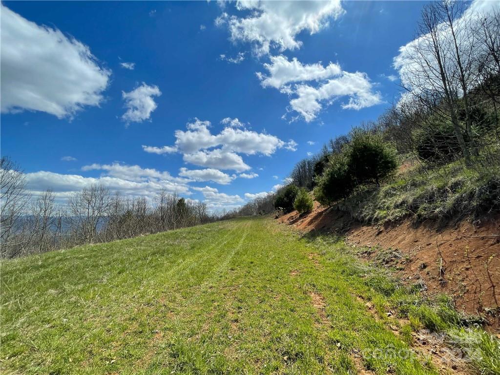 1375 Swing Road — Burnsville