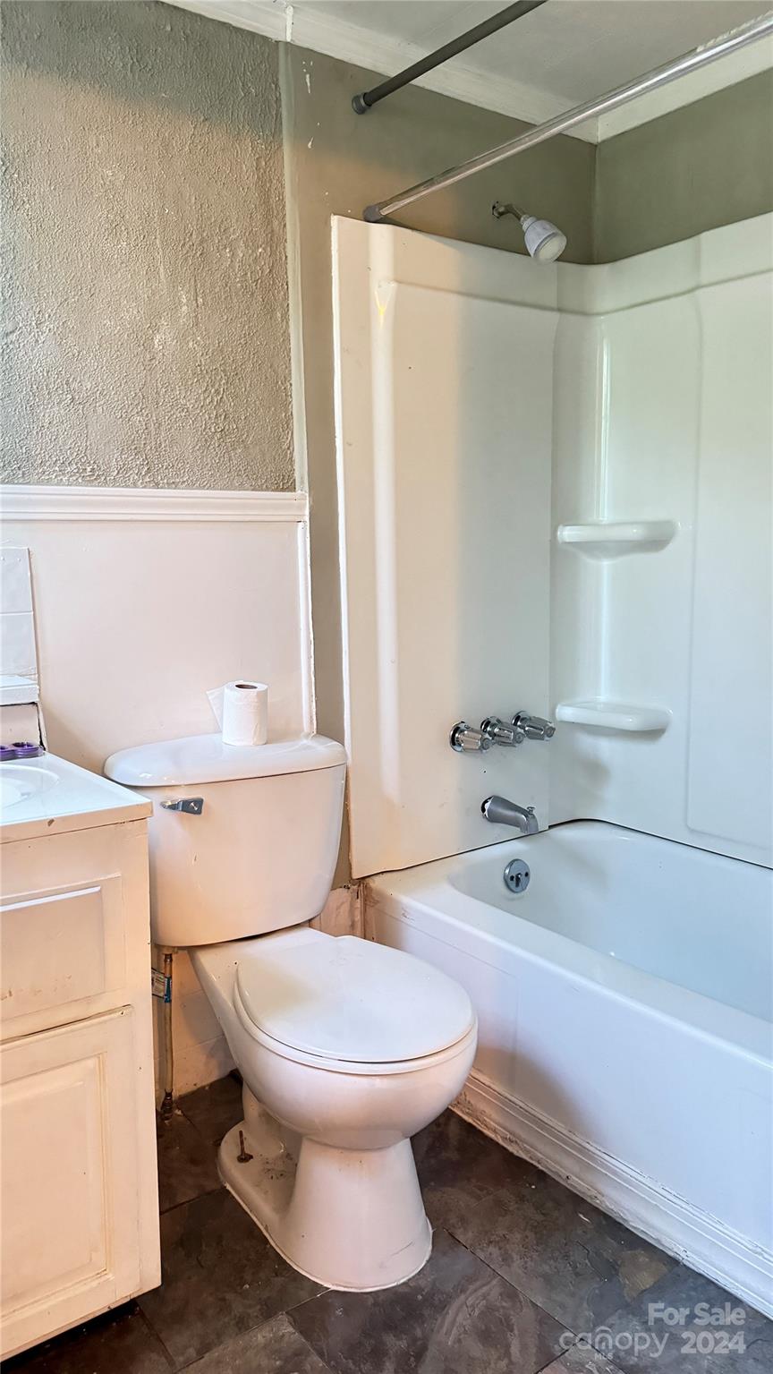 39273 Wright Road — New London