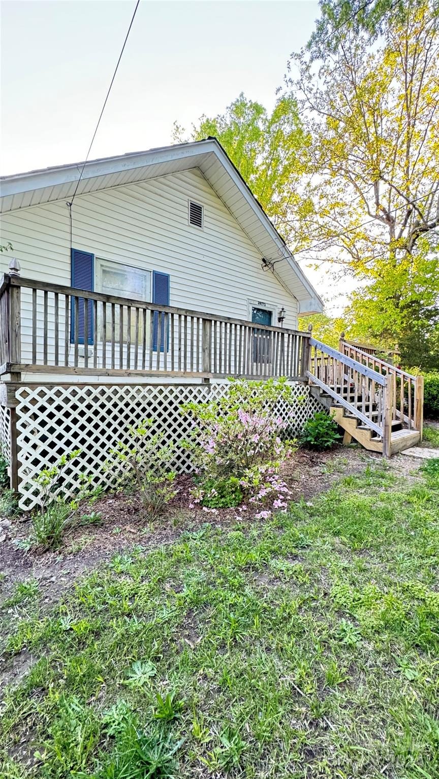 39273 Wright Road — New London