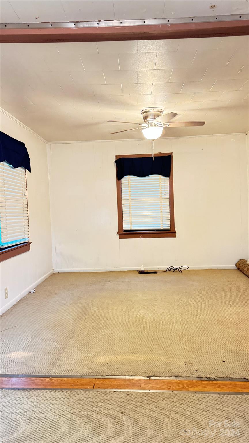 39273 Wright Road — New London