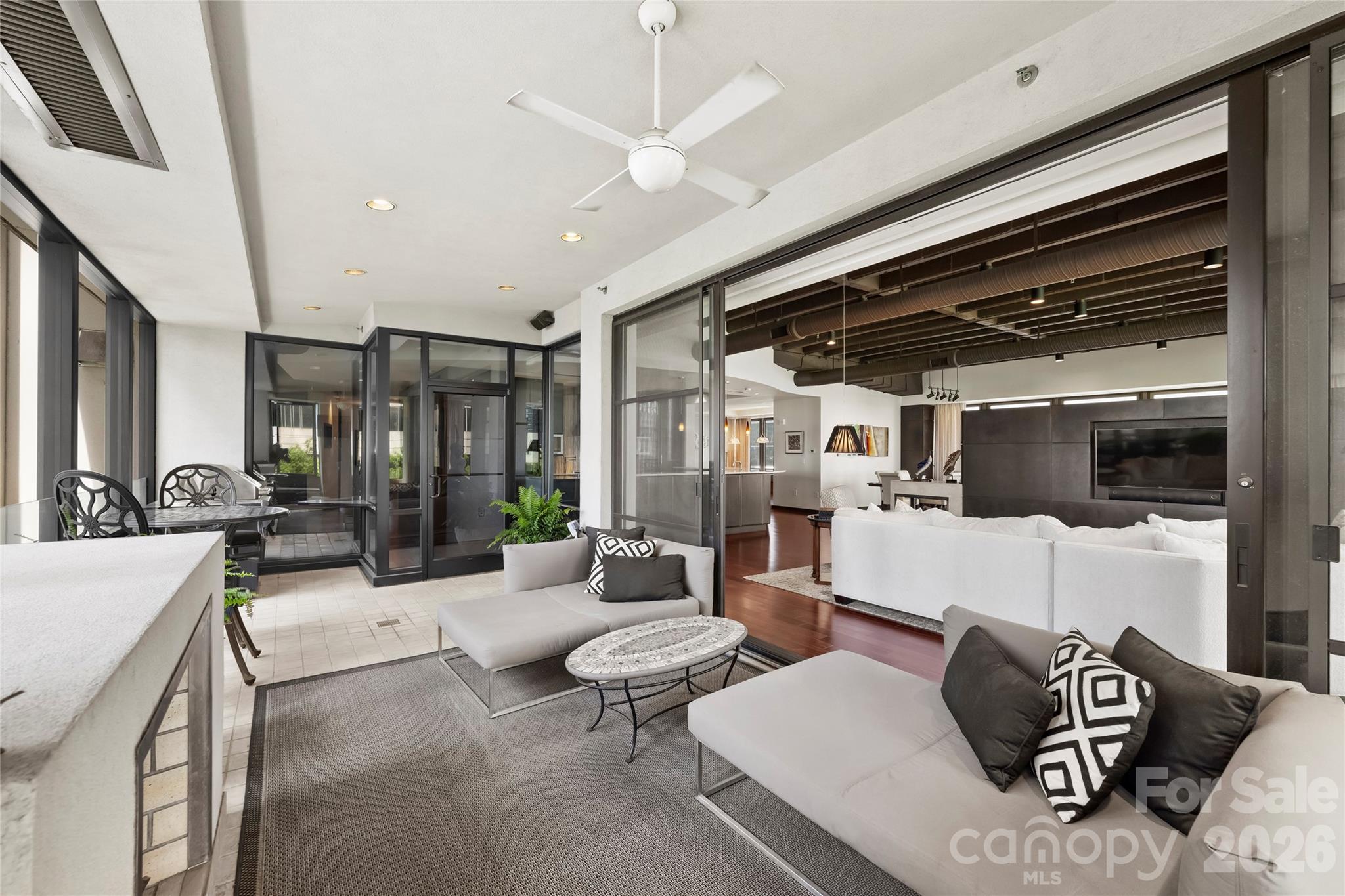 139 S Tryon Street #6 — Charlotte