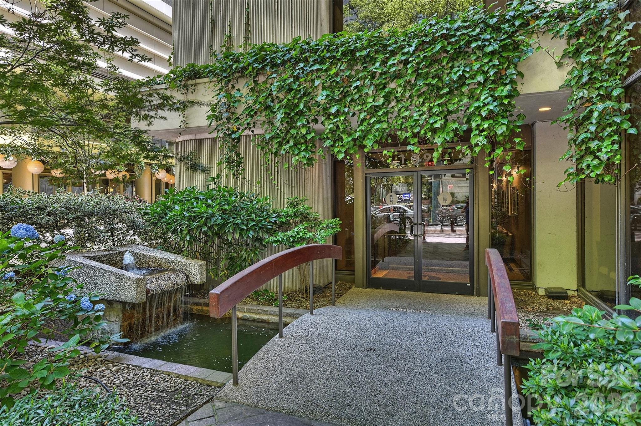 139 S Tryon Street #6 — Charlotte