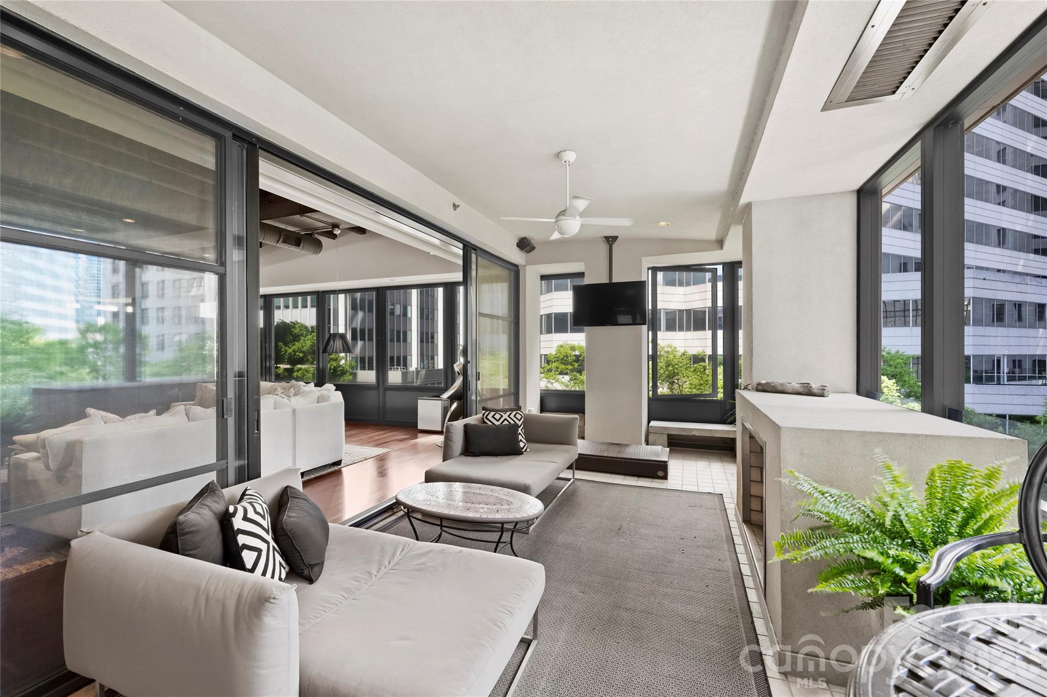 139 S Tryon Street #6 — Charlotte