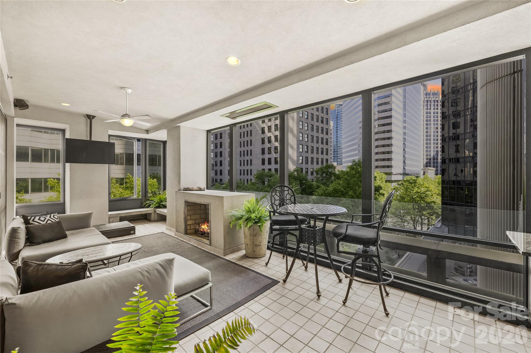 139 S Tryon Street #6 — Charlotte