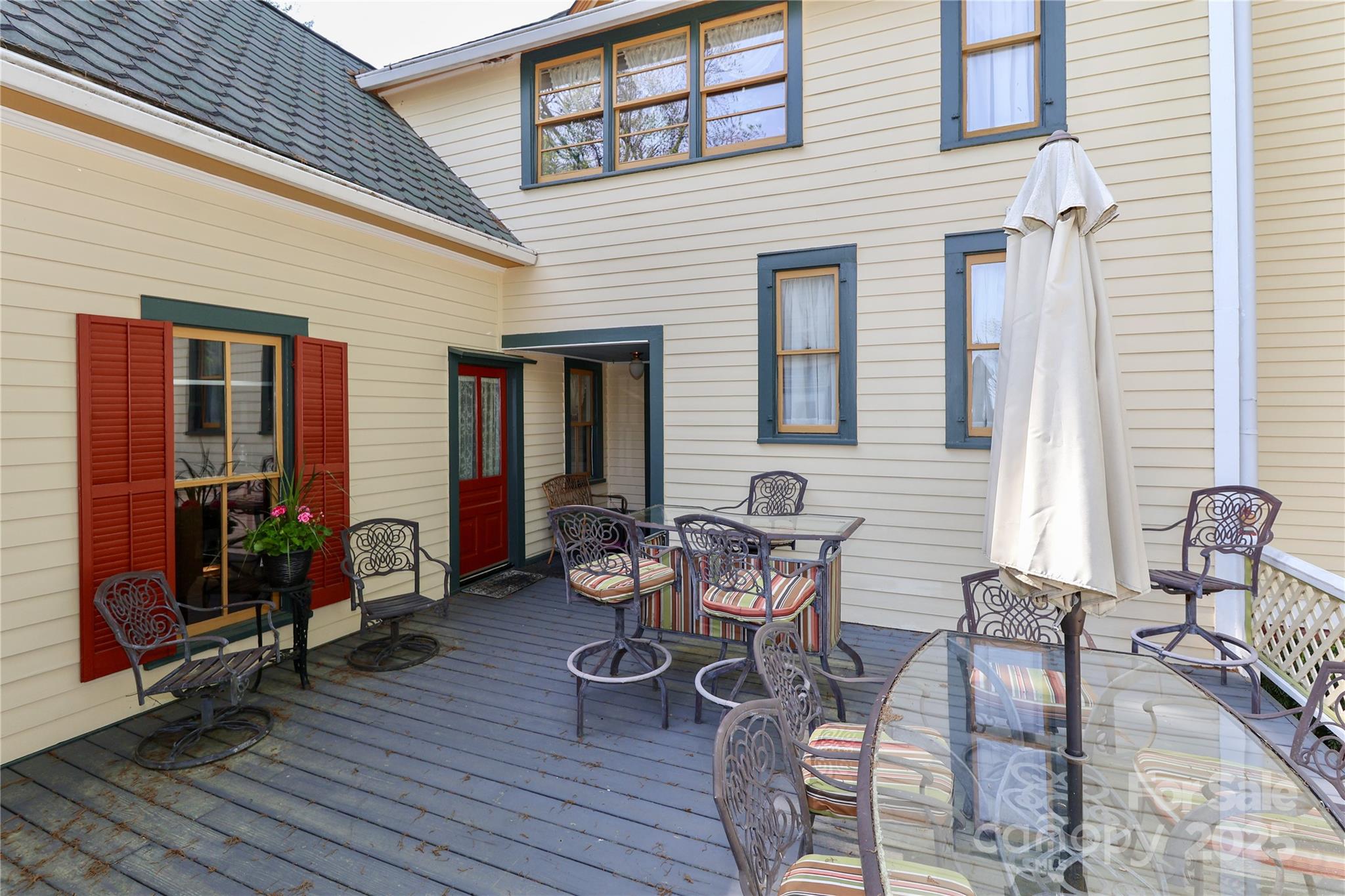 235 Walnut Street — Statesville