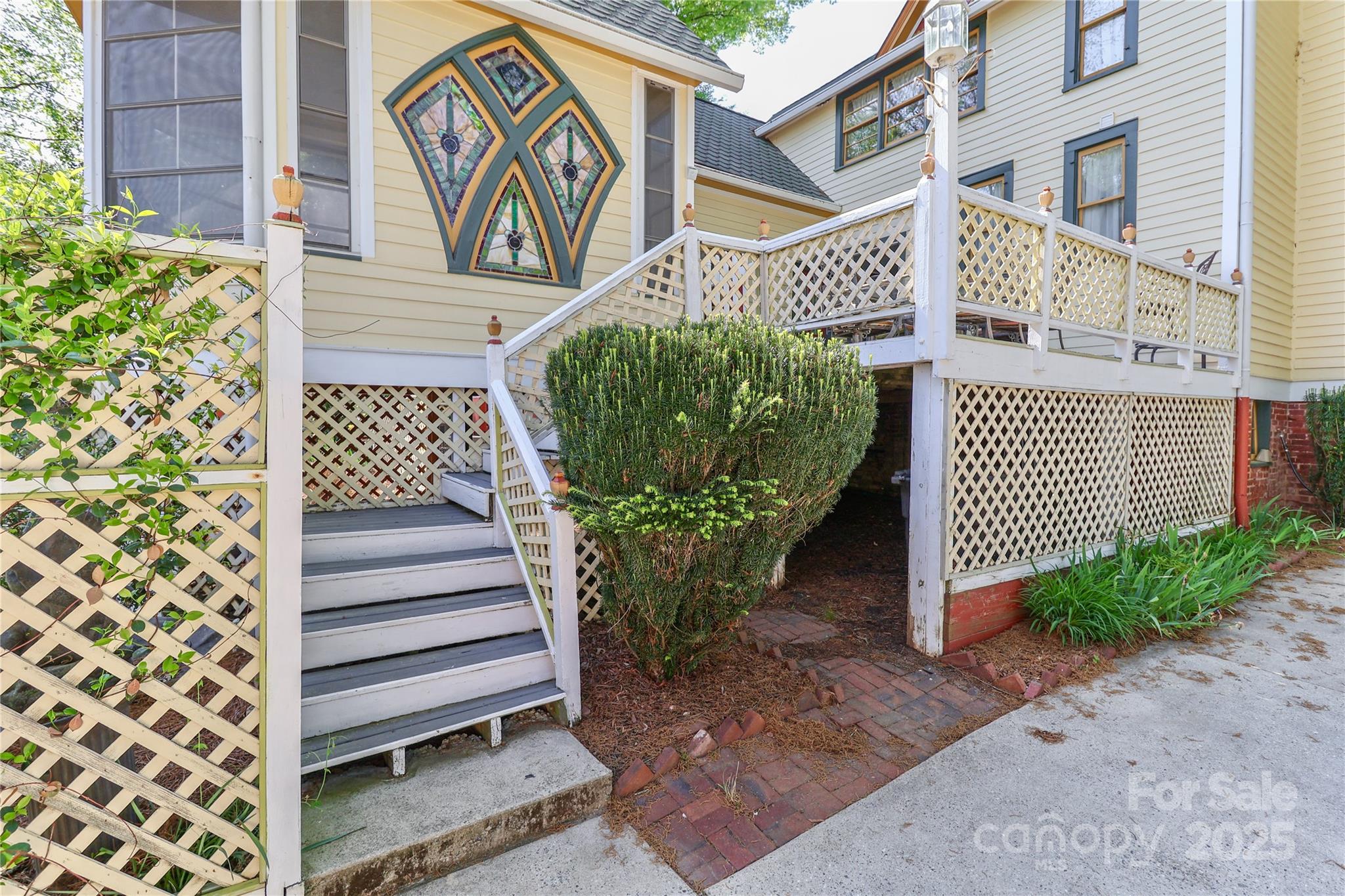 235 Walnut Street — Statesville