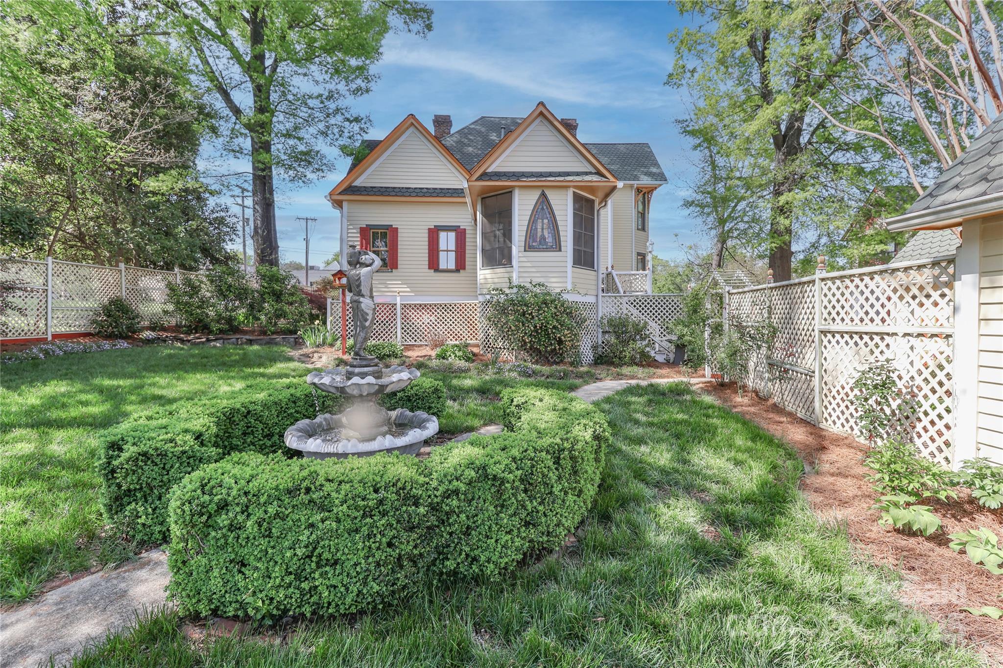 235 Walnut Street — Statesville