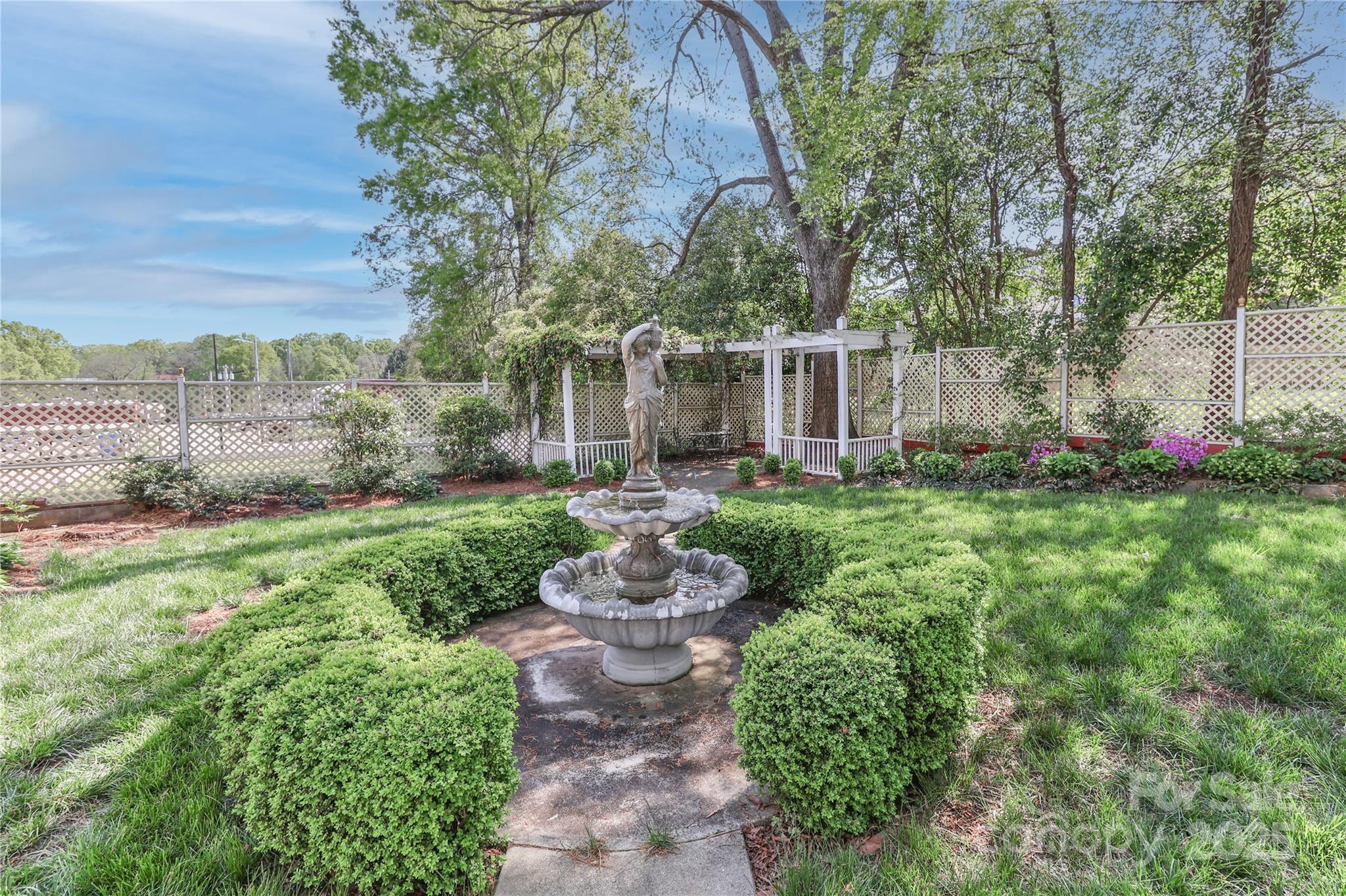 235 Walnut Street — Statesville