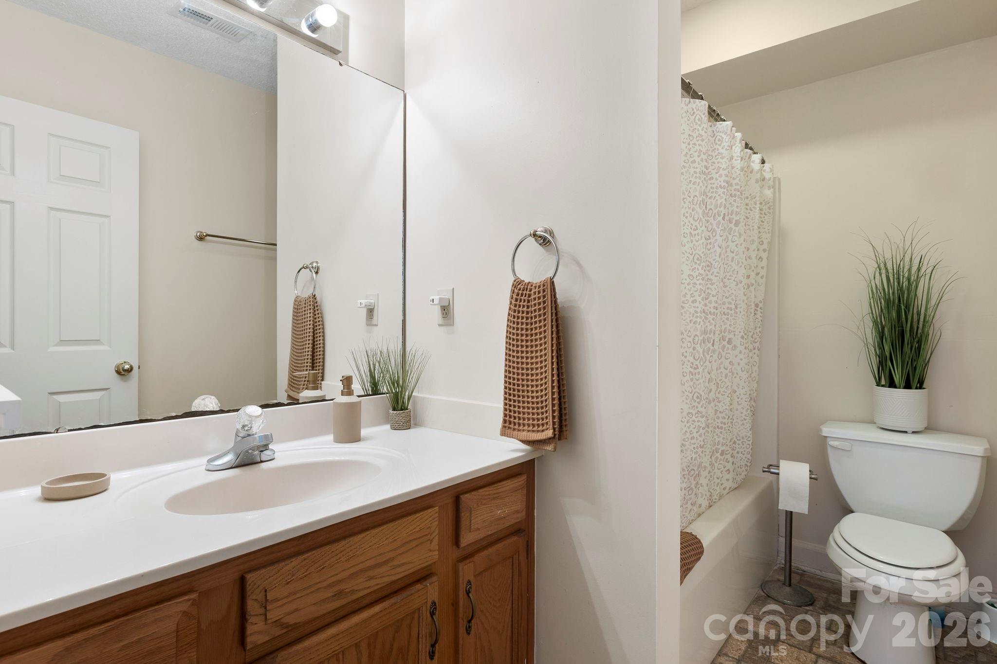145 Fox Glen Drive — Arden