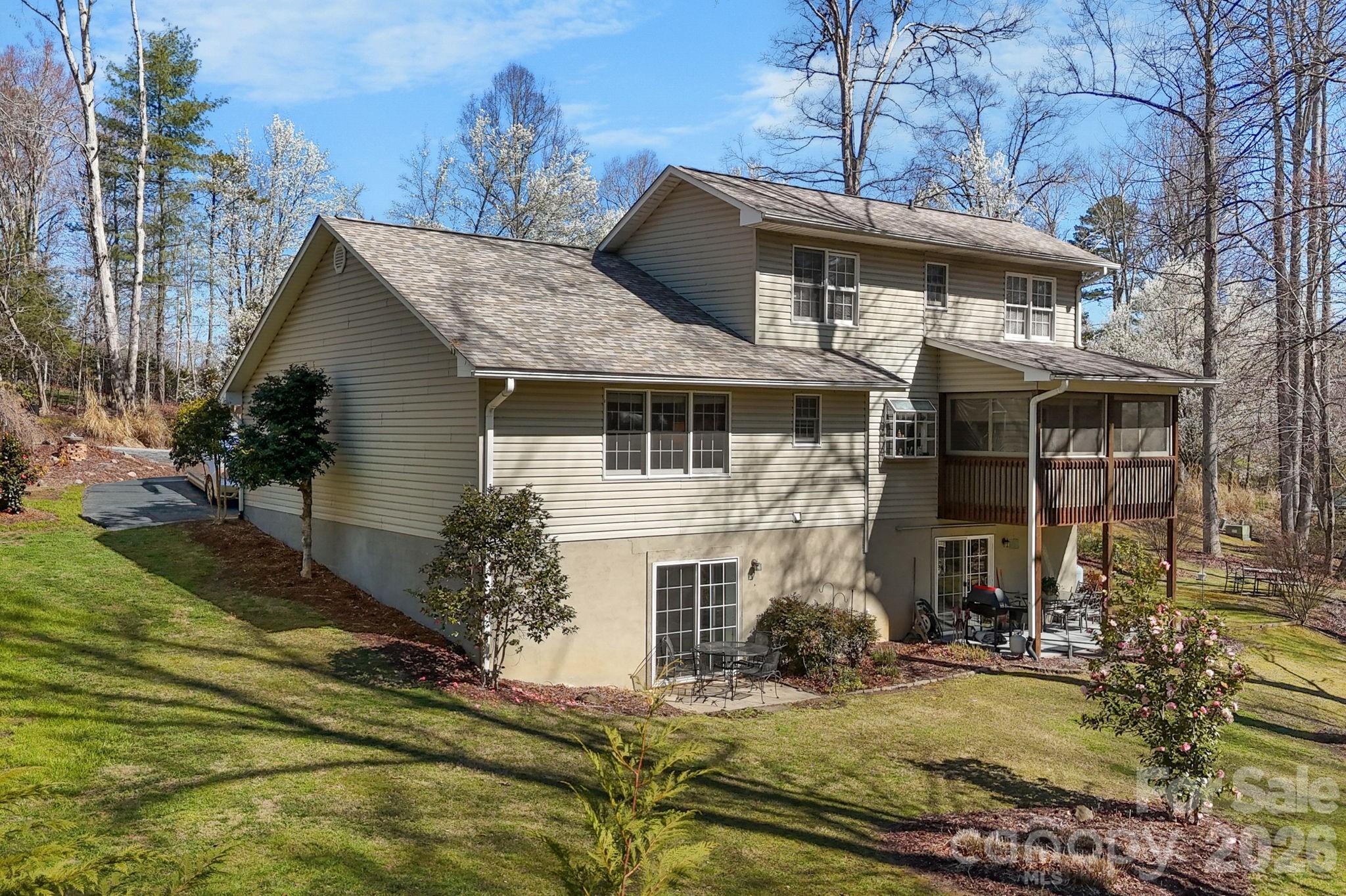 145 Fox Glen Drive — Arden