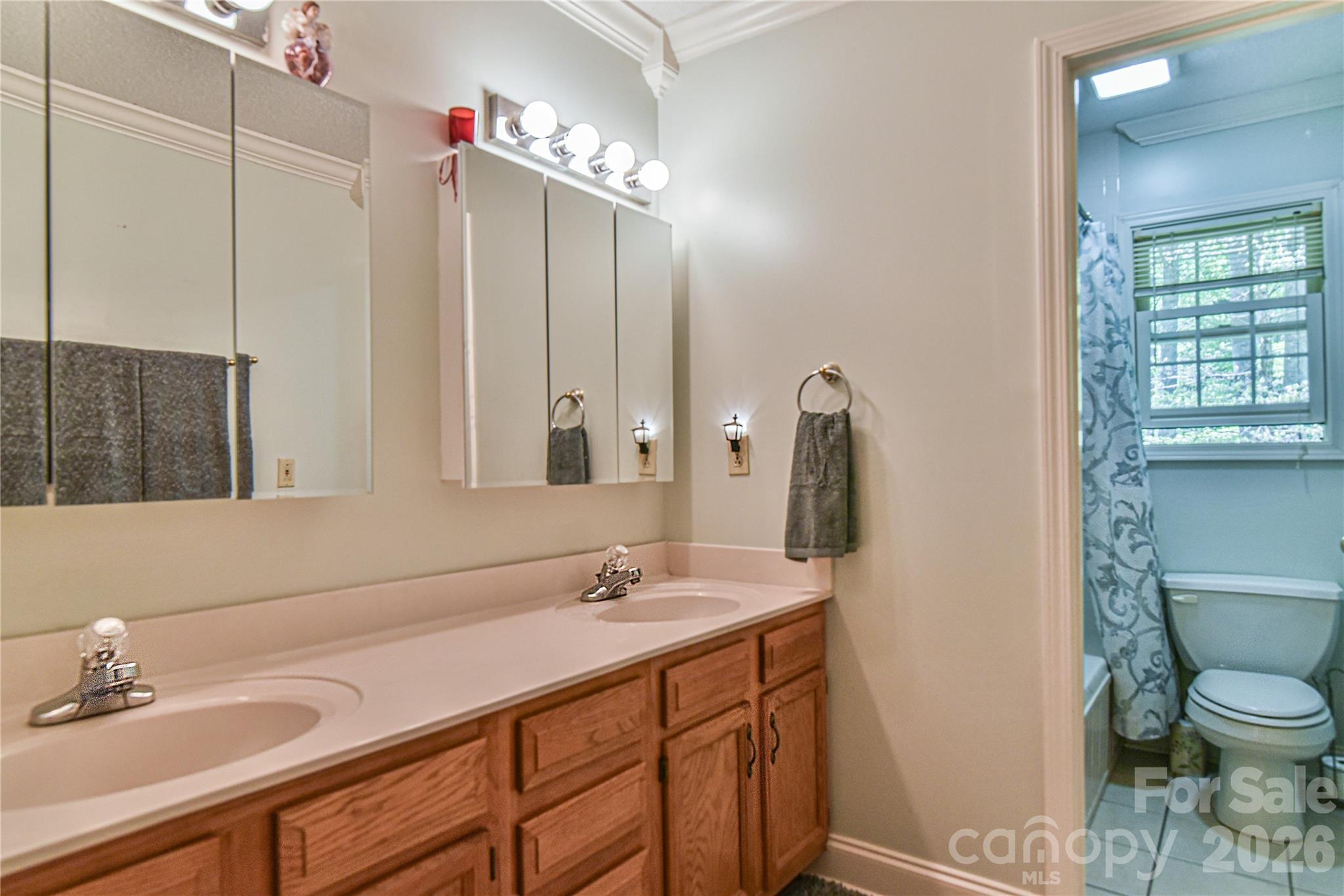 145 Fox Glen Drive — Arden