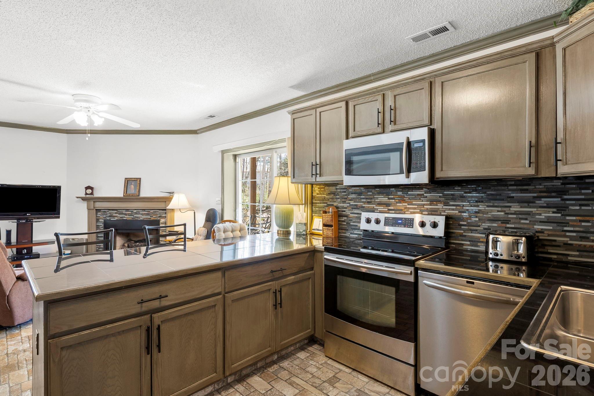 145 Fox Glen Drive — Arden