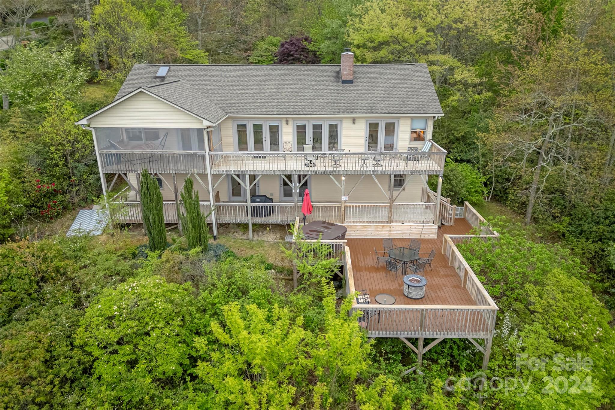 70 Moor Lane — Brevard