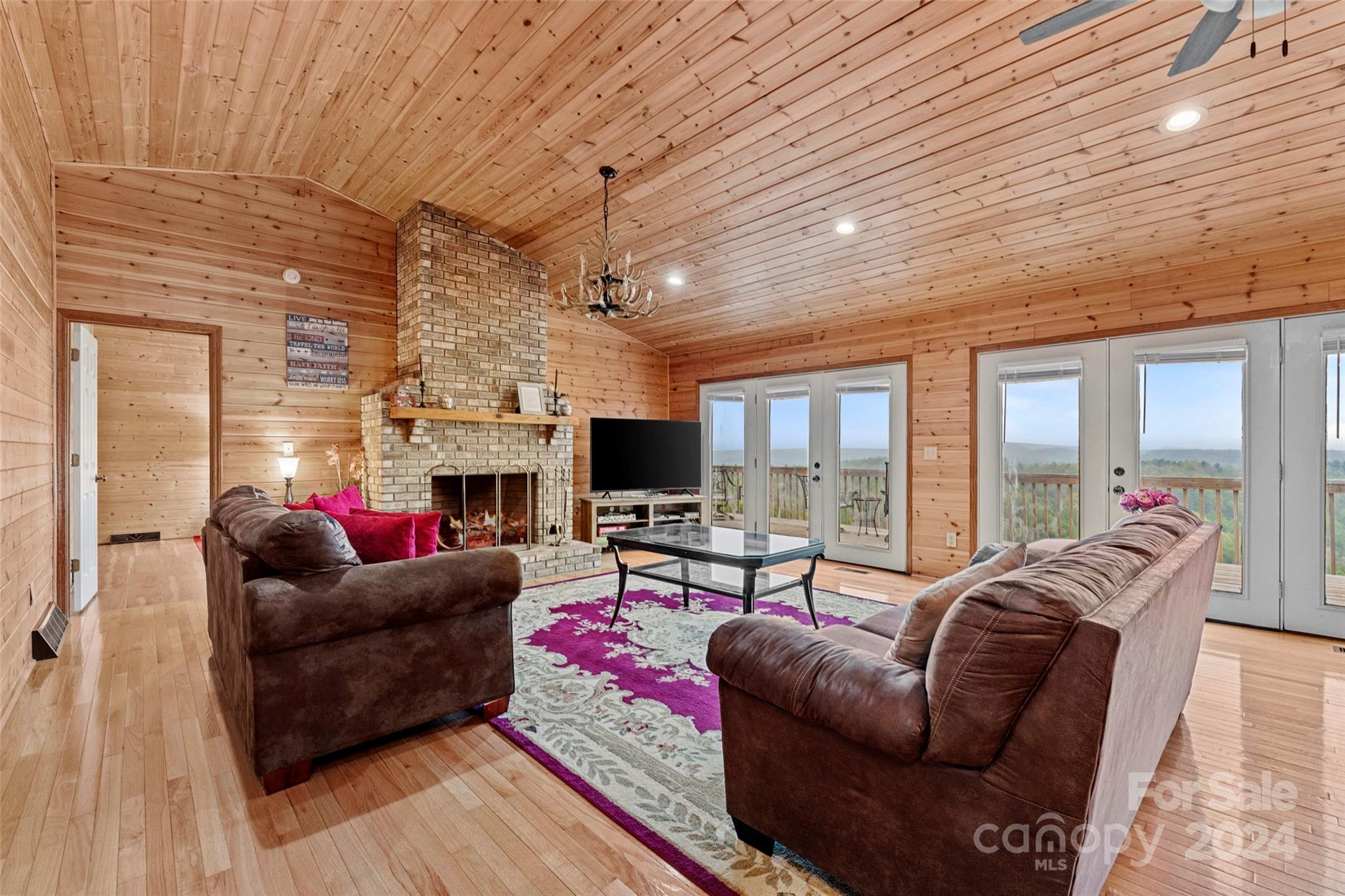 70 Moor Lane — Brevard