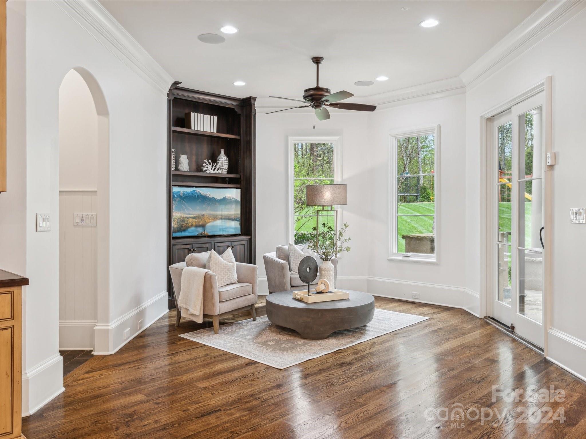 9044 Island Point Road — Charlotte