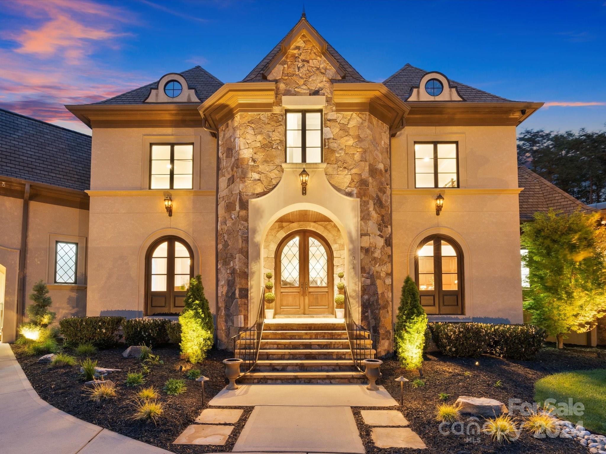 9044 Island Point Road — Charlotte