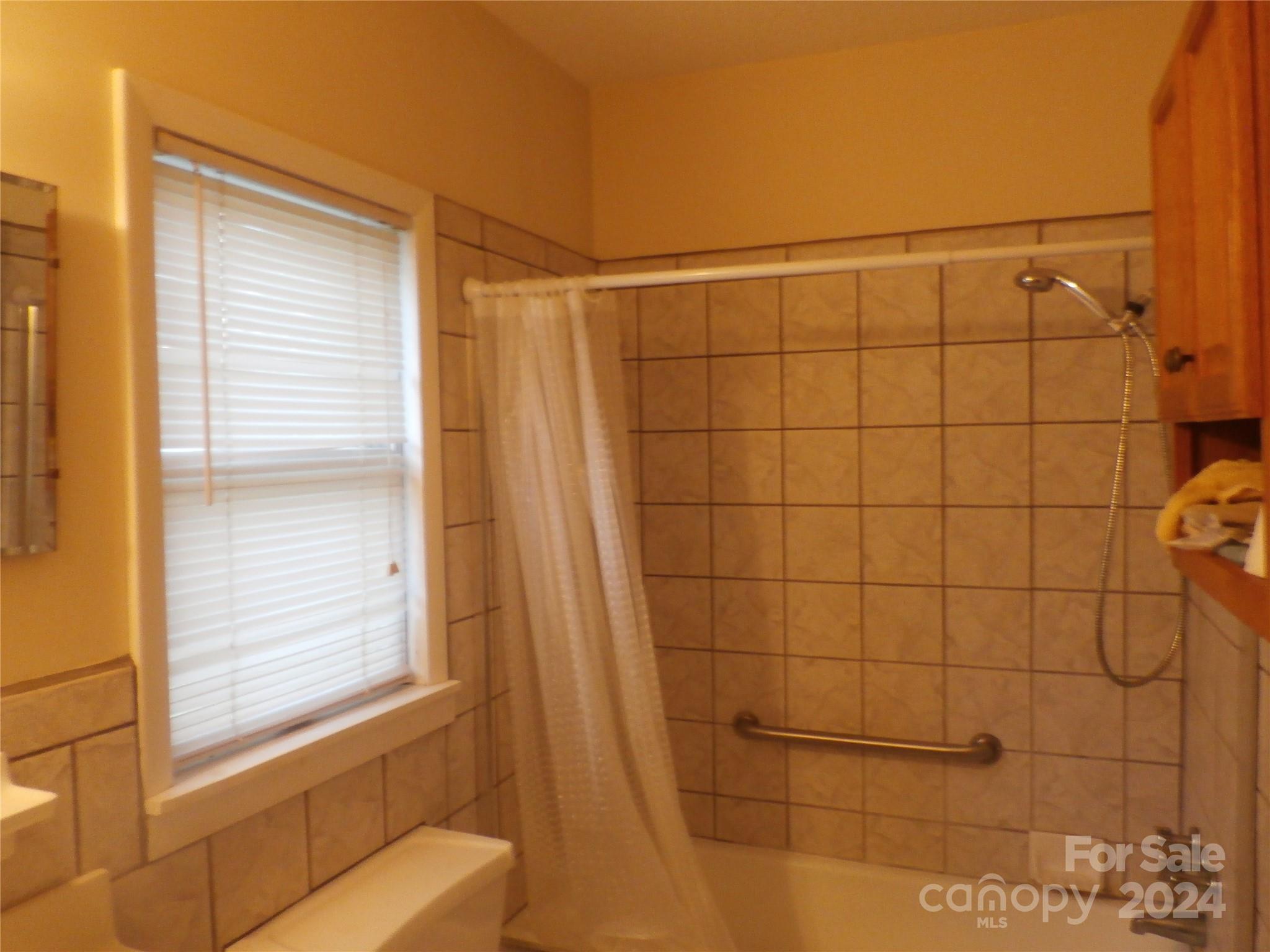 288 Firetower Road — Spruce Pine