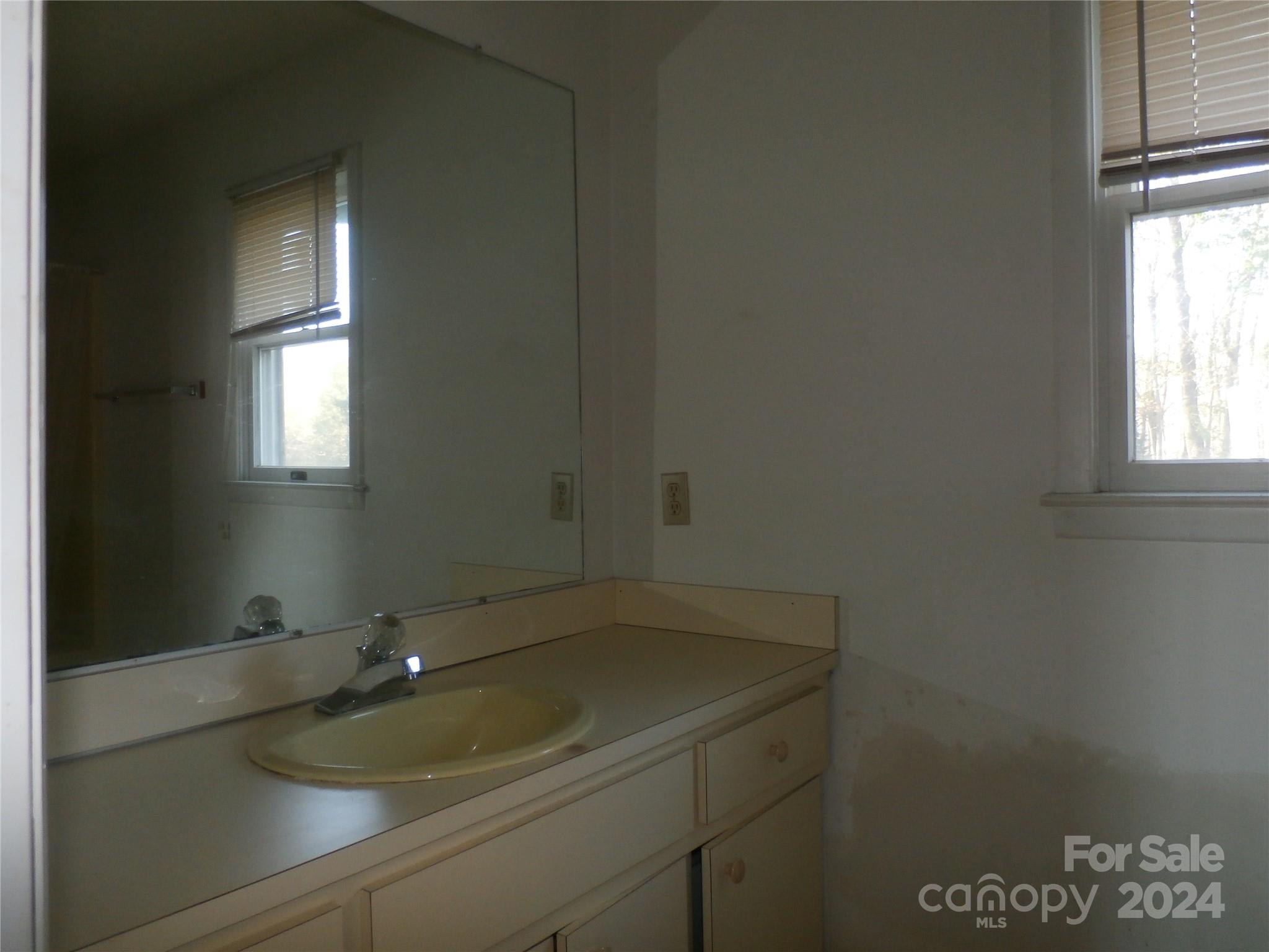 288 Firetower Road — Spruce Pine