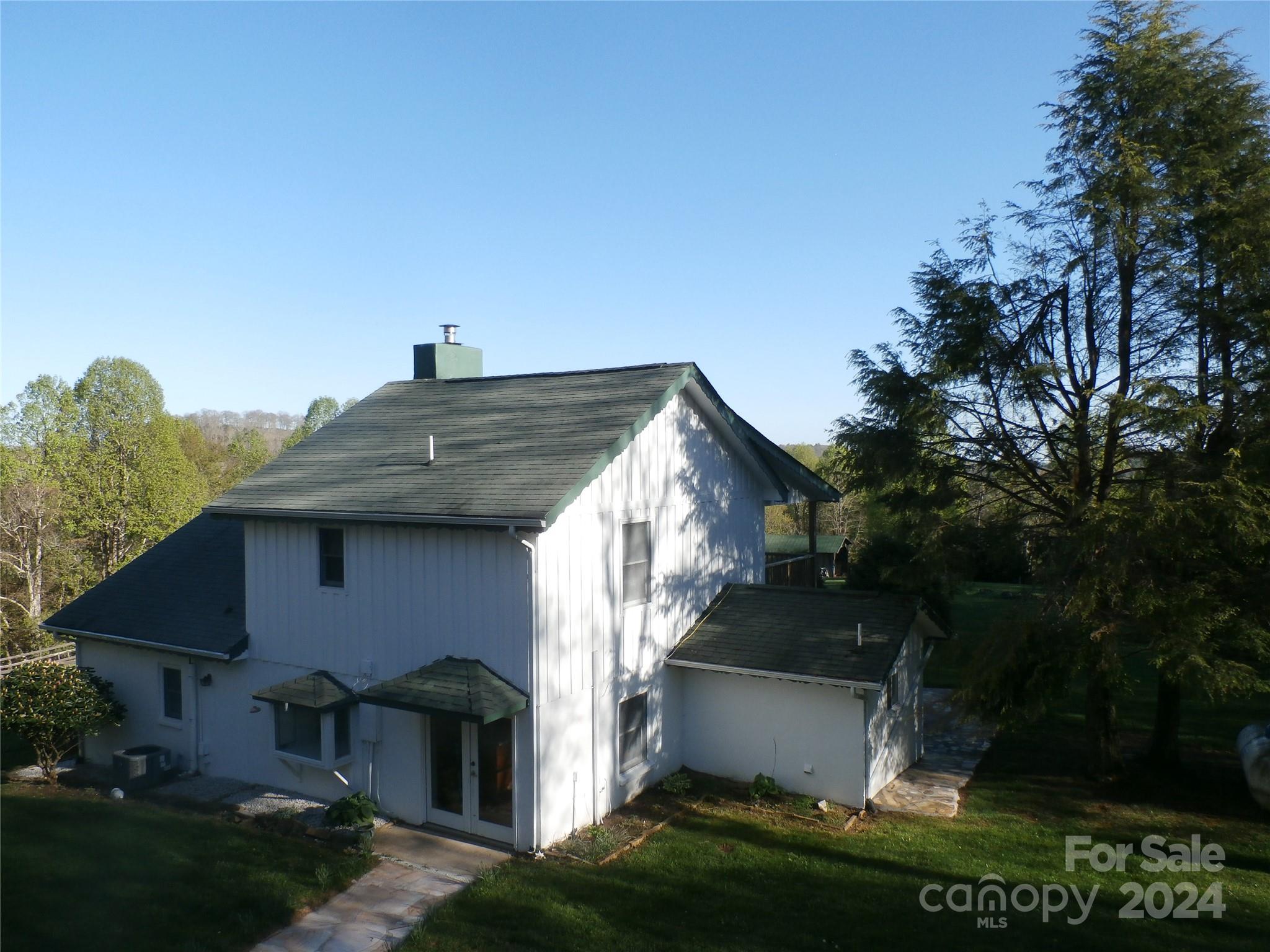 288 Firetower Road — Spruce Pine