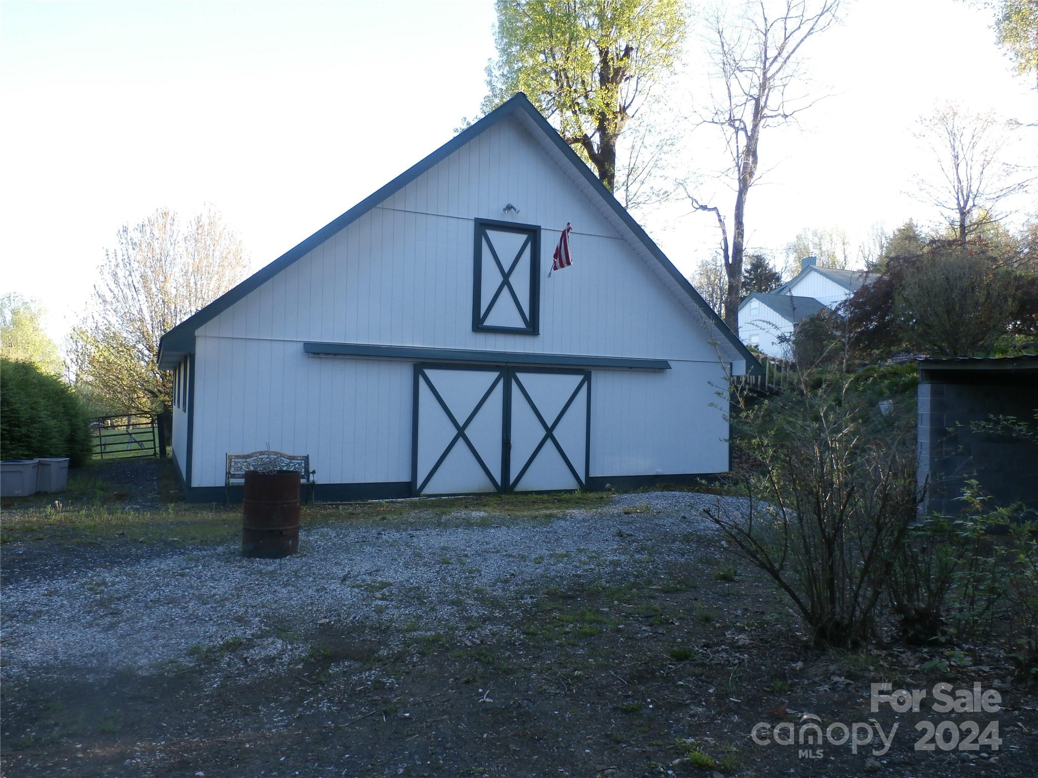 288 Firetower Road — Spruce Pine
