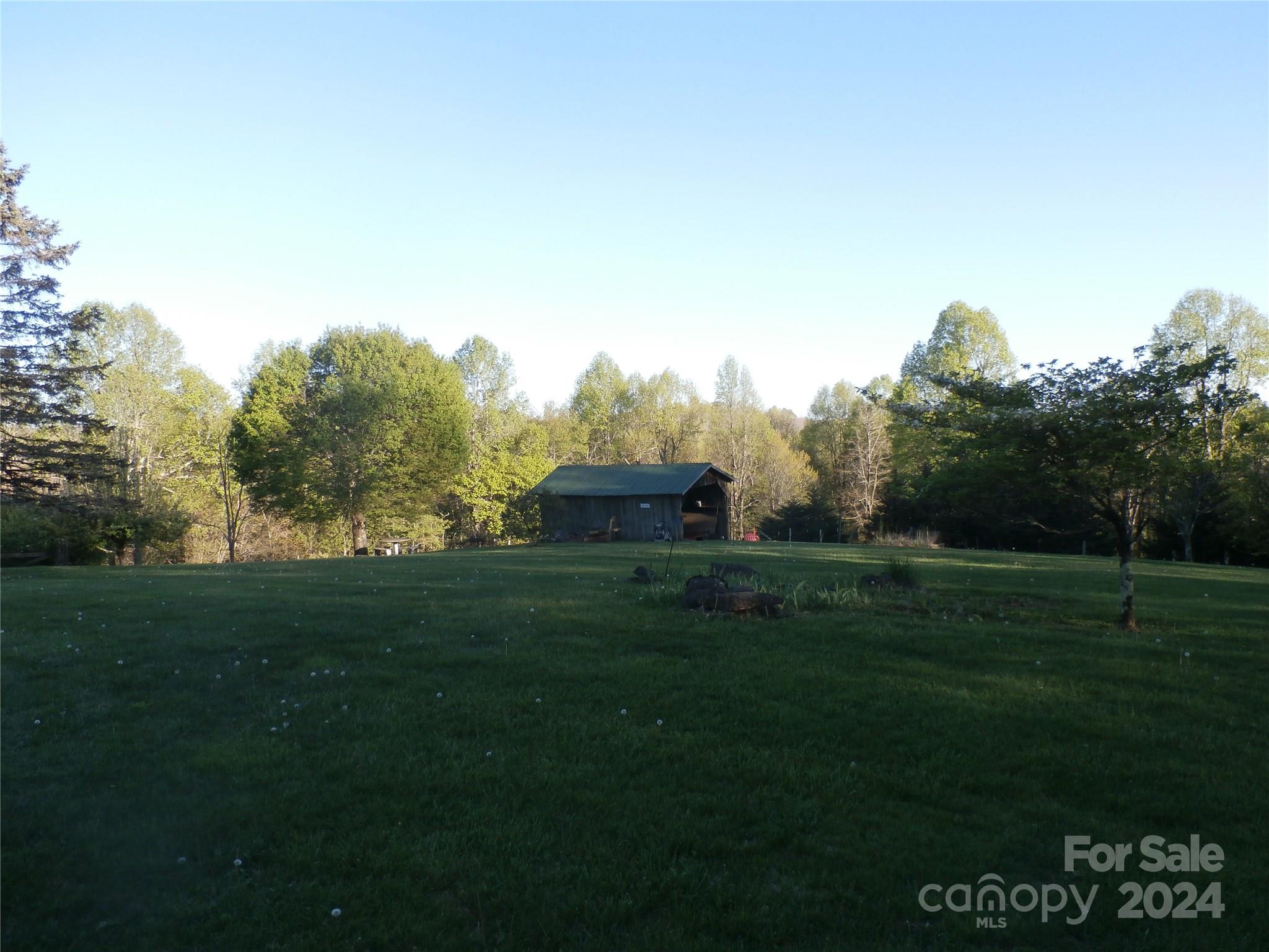 288 Firetower Road — Spruce Pine