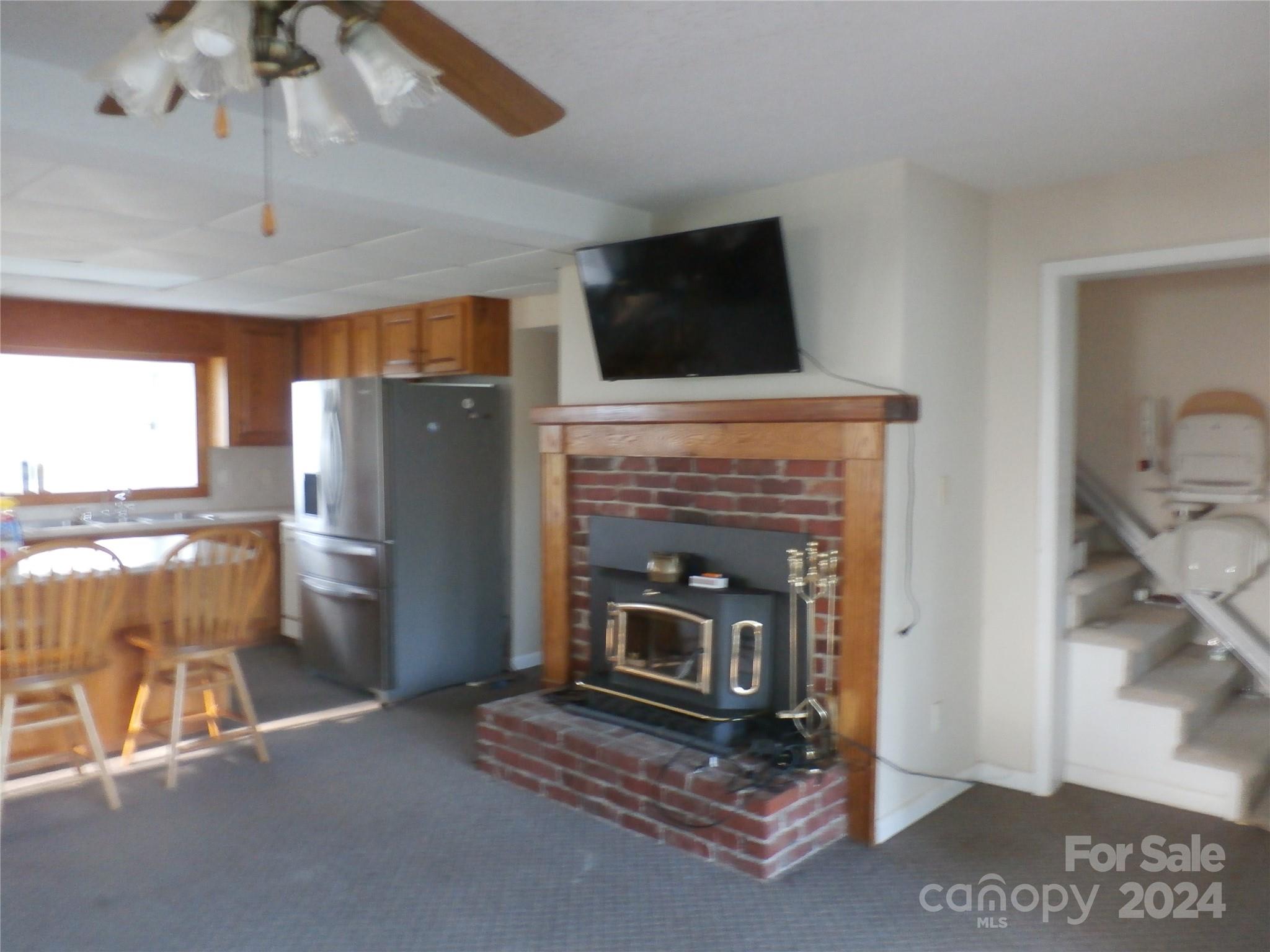 288 Firetower Road — Spruce Pine