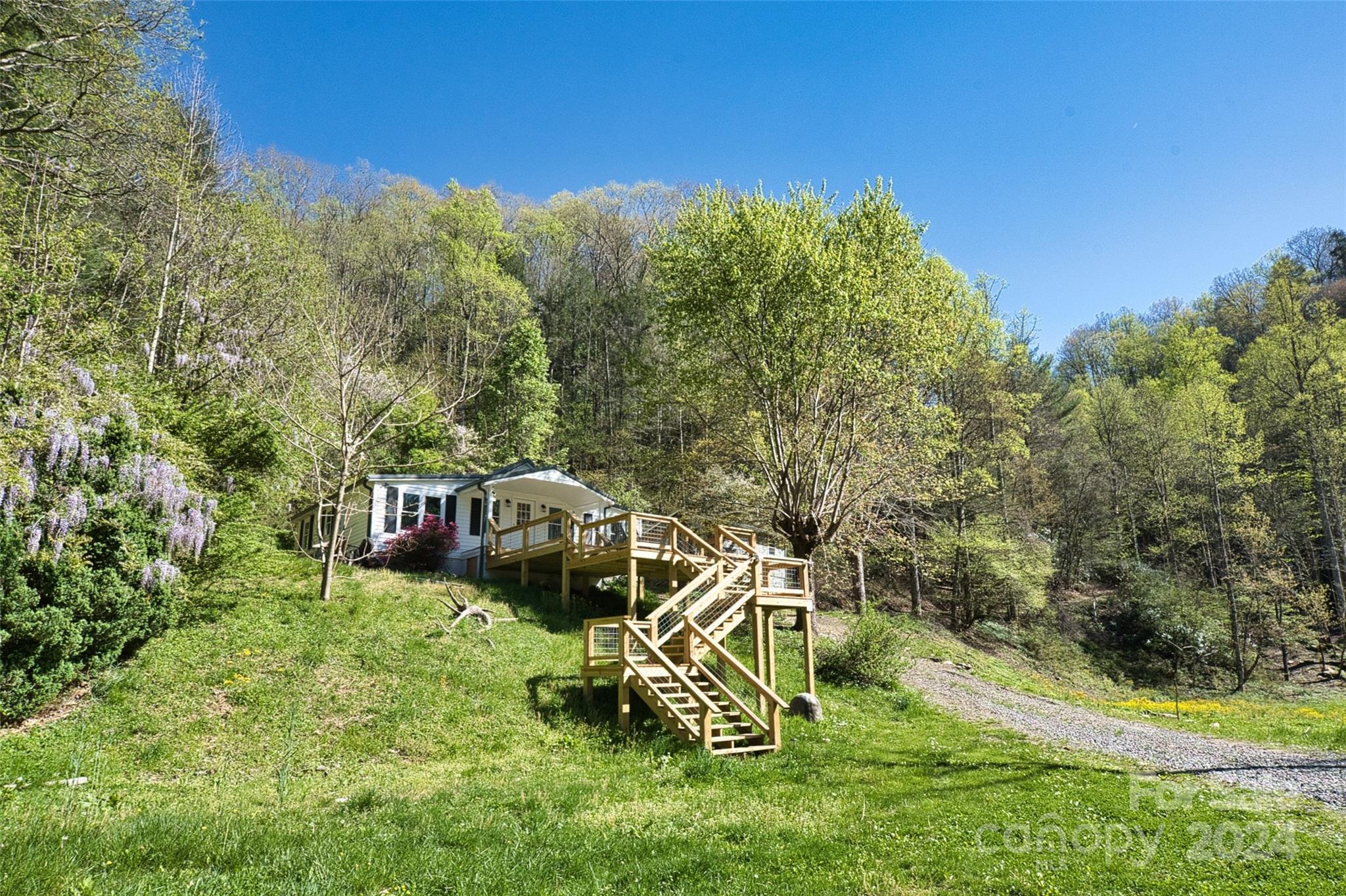 2180 Pigeon Roost Road — Green Mountain