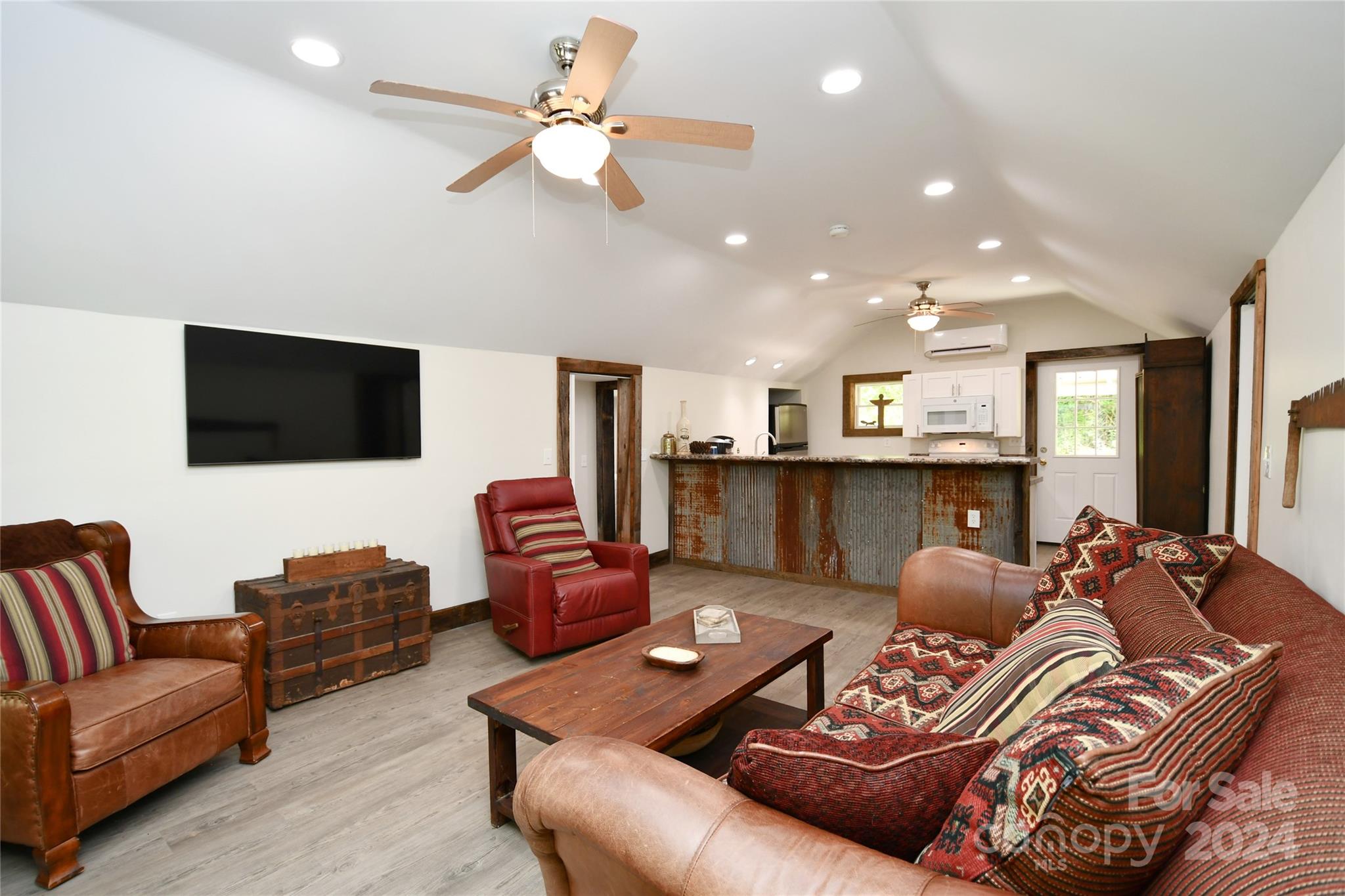 2180 Pigeon Roost Road — Green Mountain