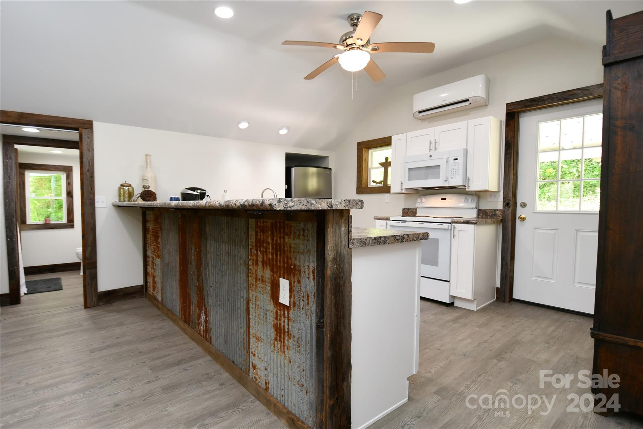 2180 Pigeon Roost Road — Green Mountain