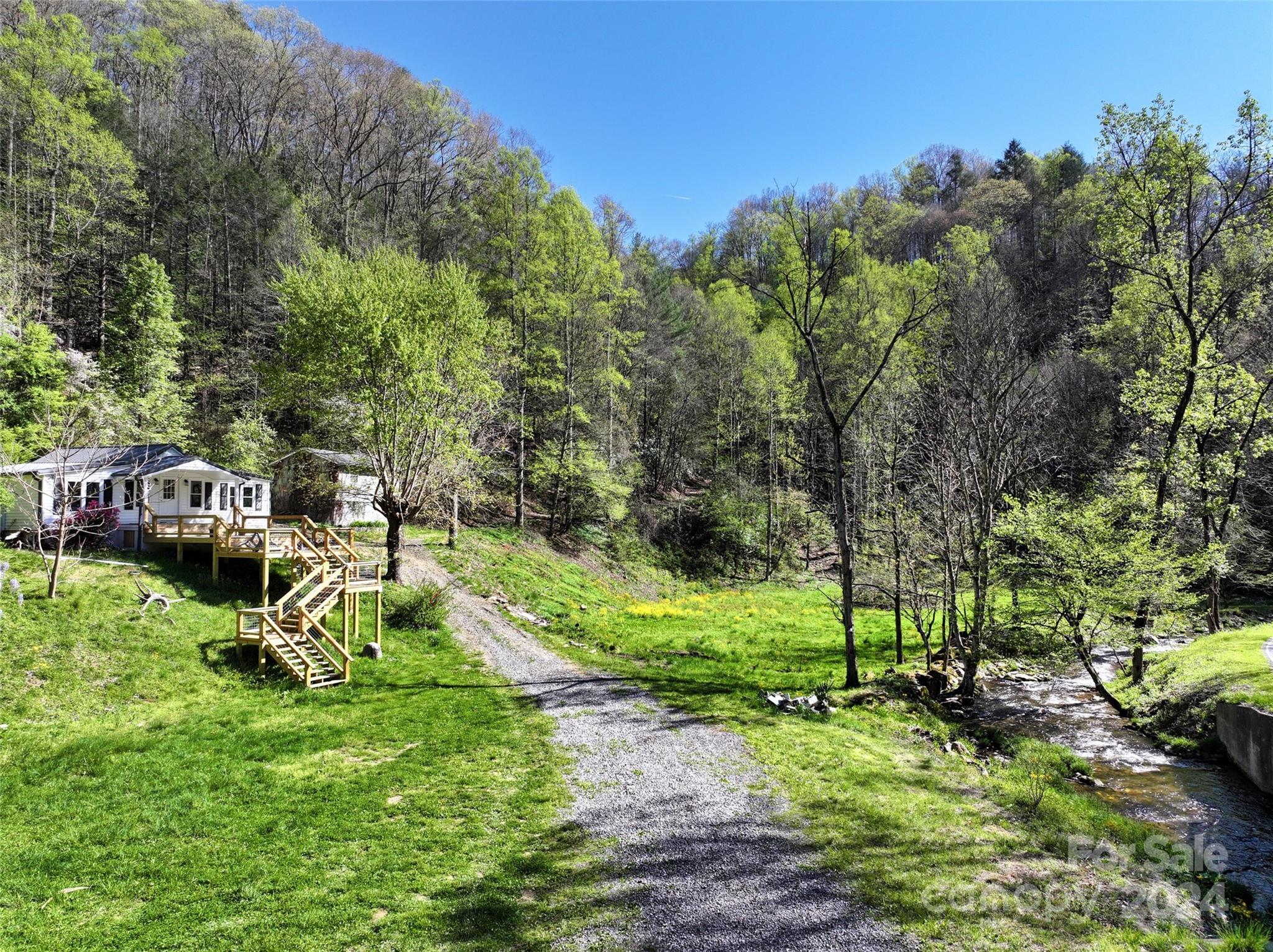 2180 Pigeon Roost Road — Green Mountain