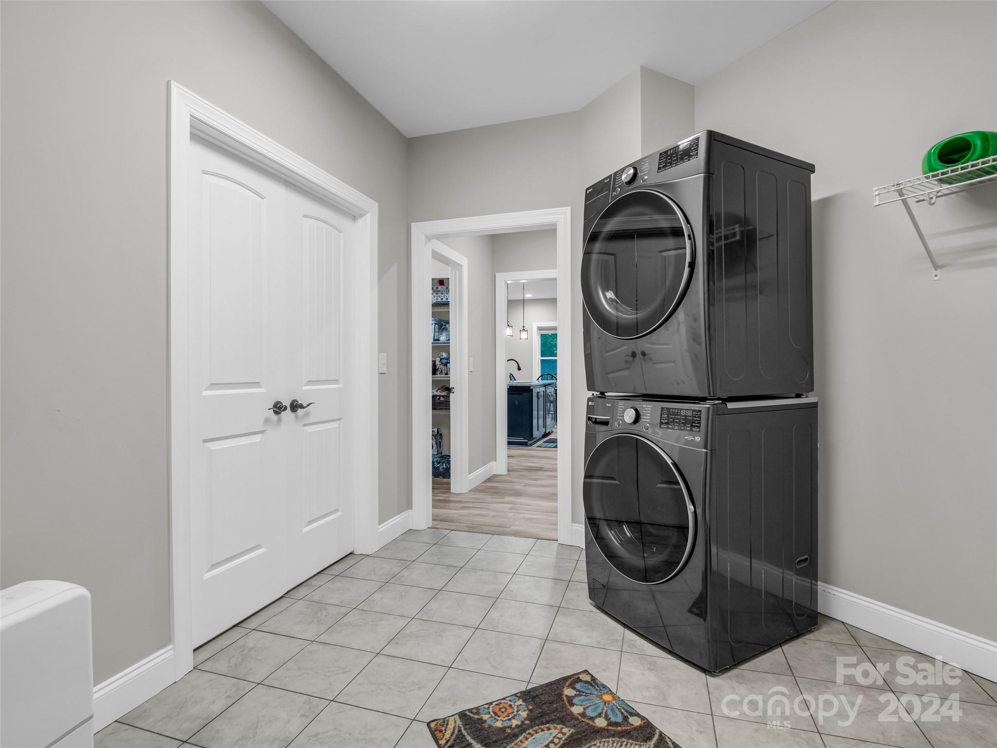10305 Green River Cove Road — Saluda