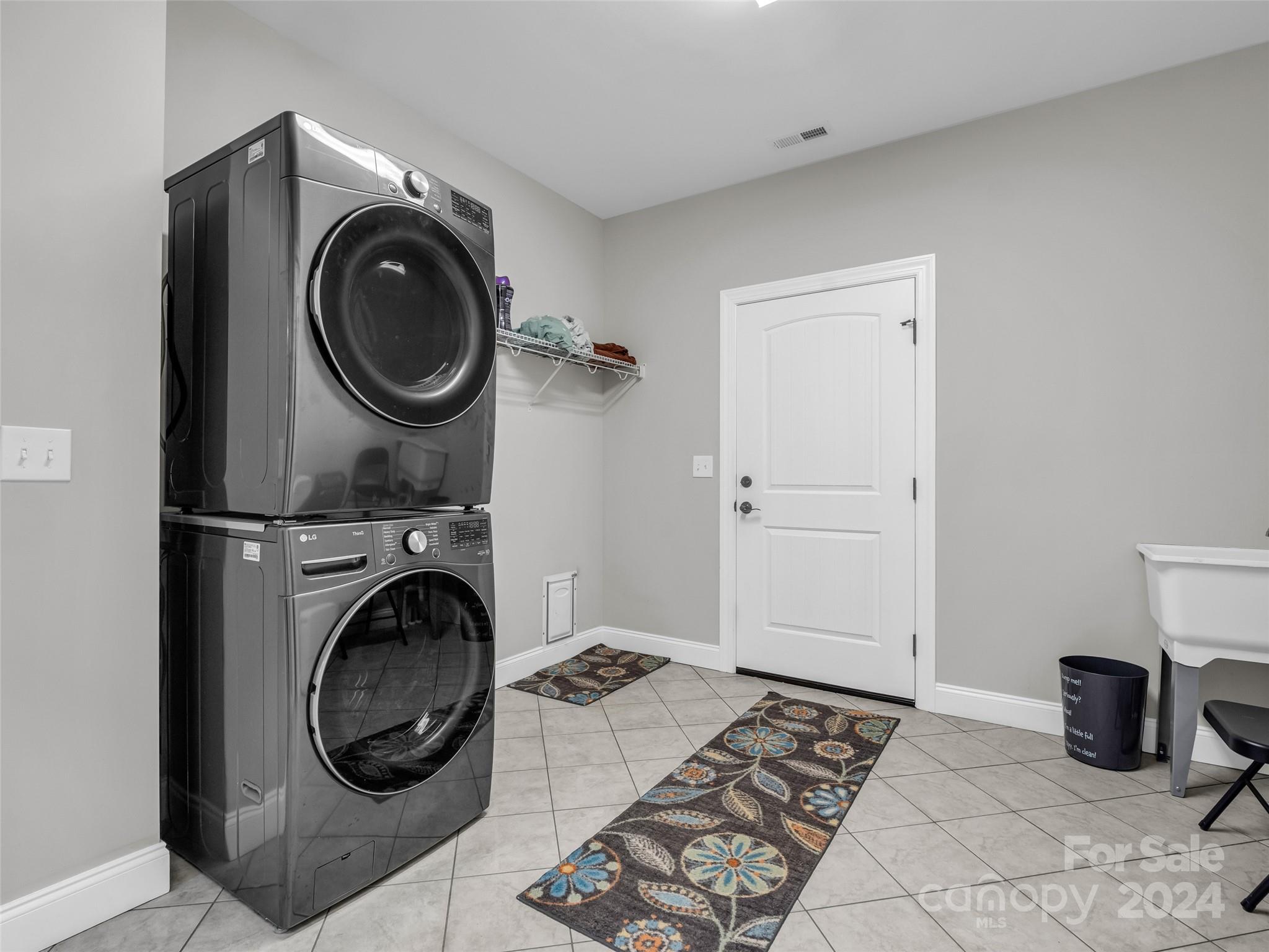 10305 Green River Cove Road — Saluda