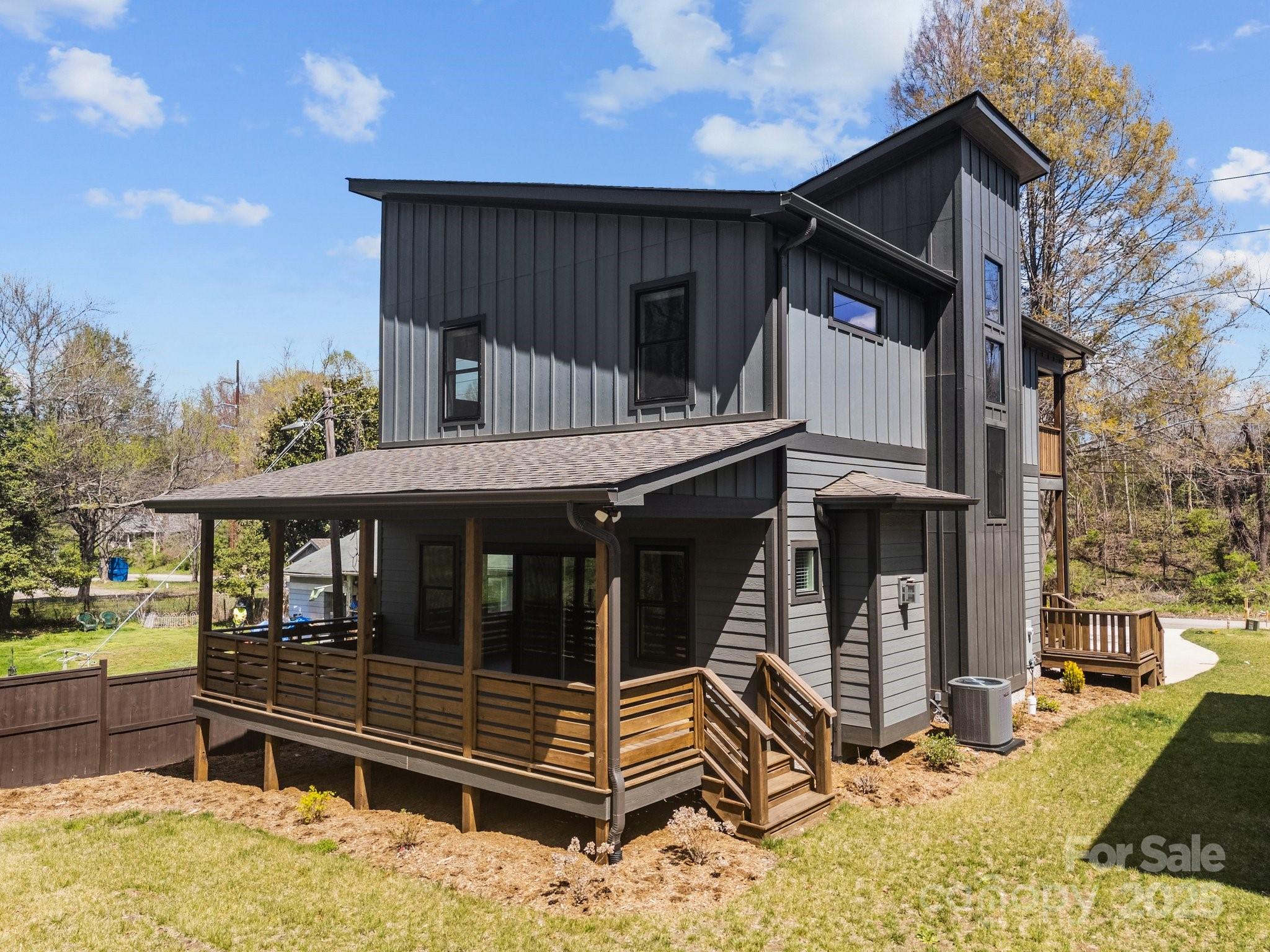 87 Glendale Avenue — Asheville