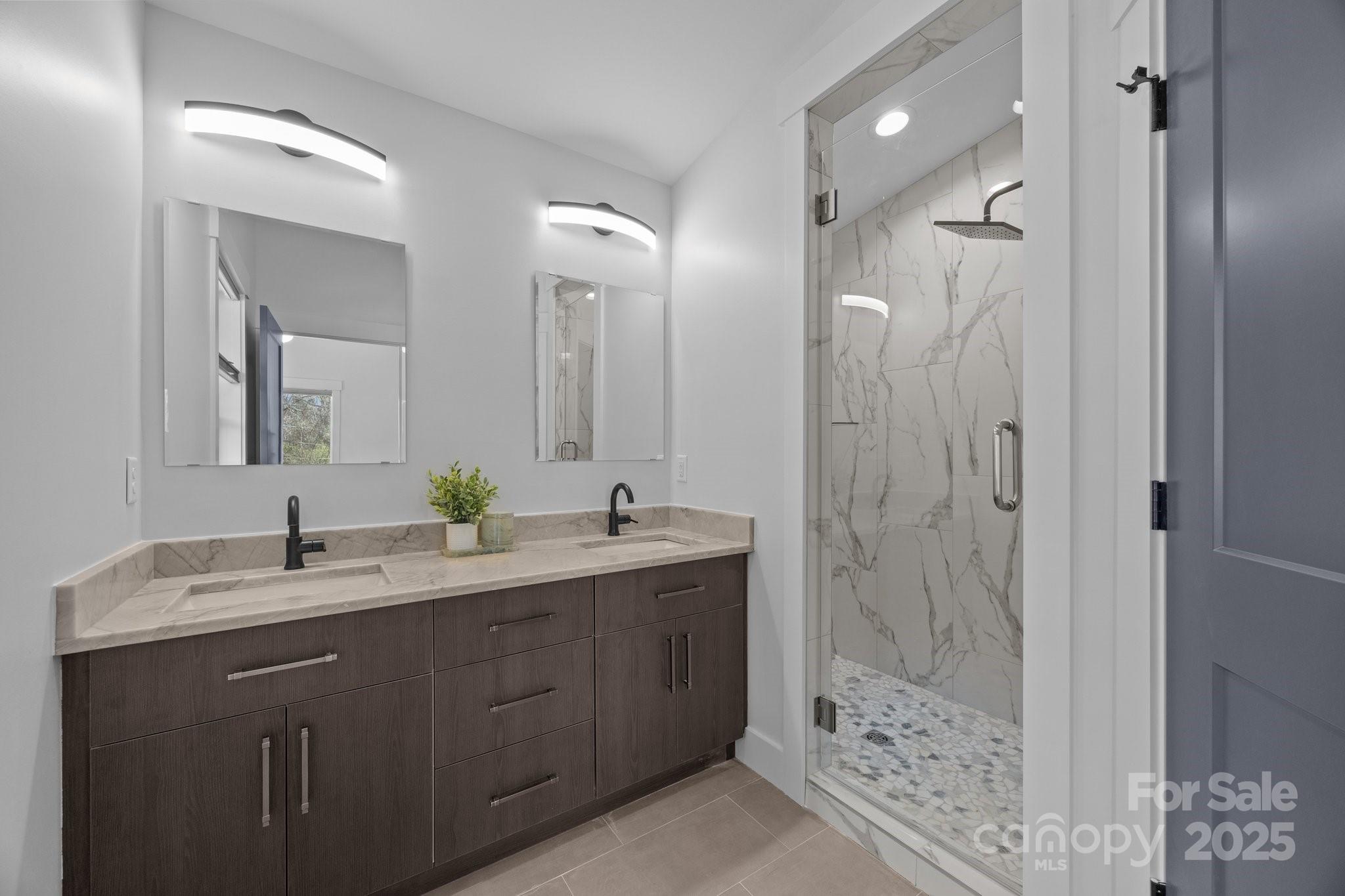 87 Glendale Avenue — Asheville