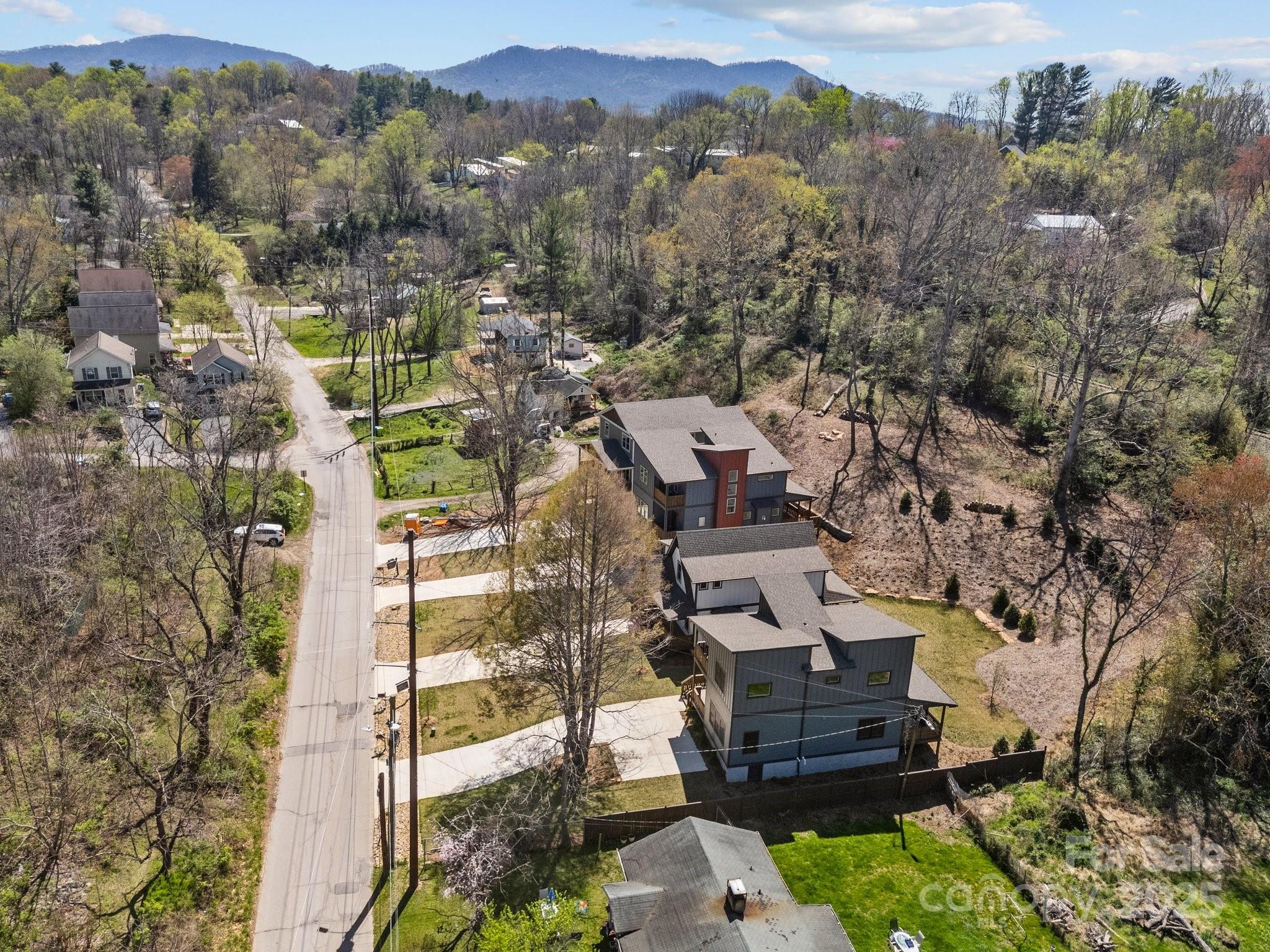 87 Glendale Avenue — Asheville