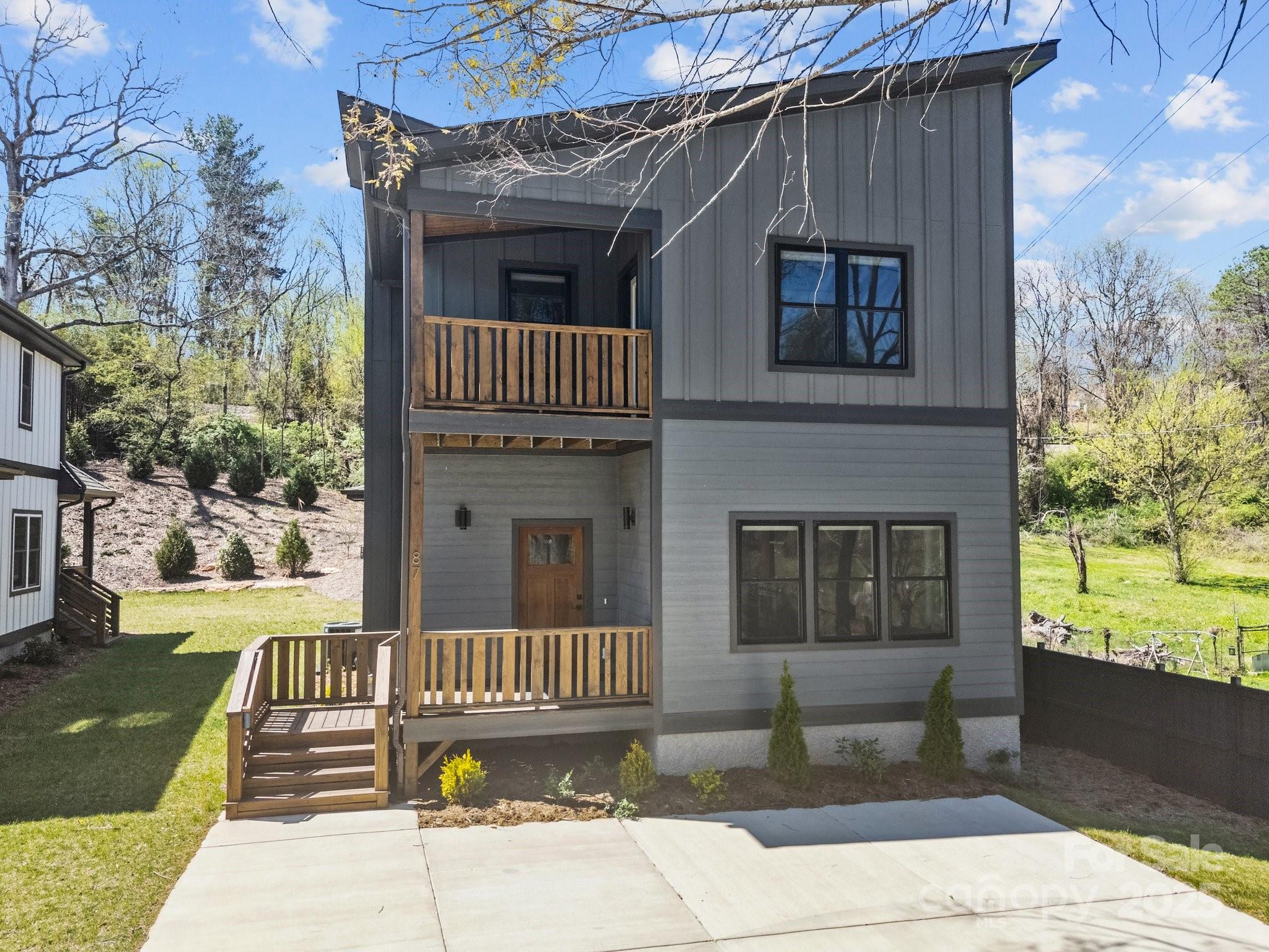 87 Glendale Avenue — Asheville