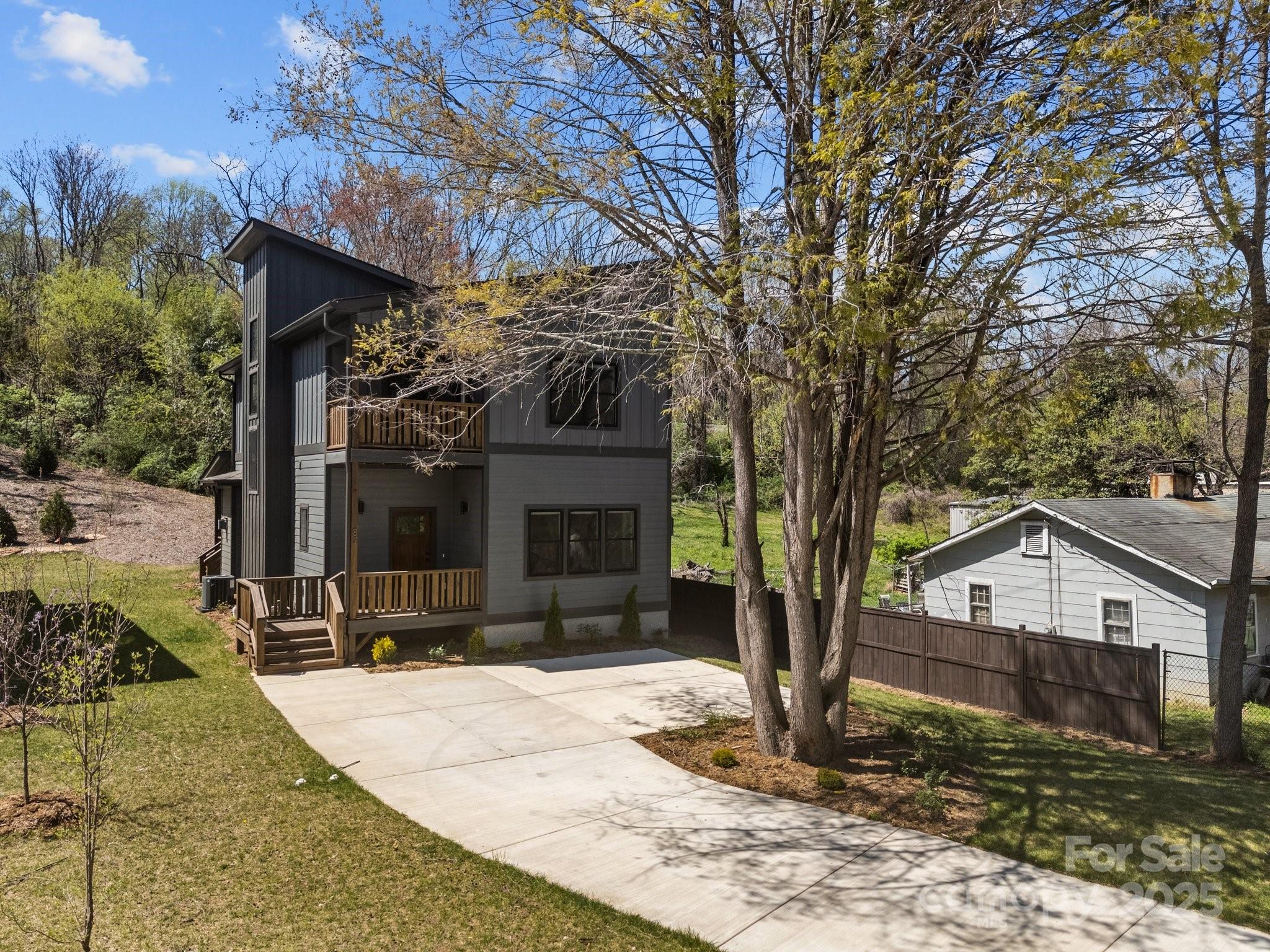 87 Glendale Avenue — Asheville