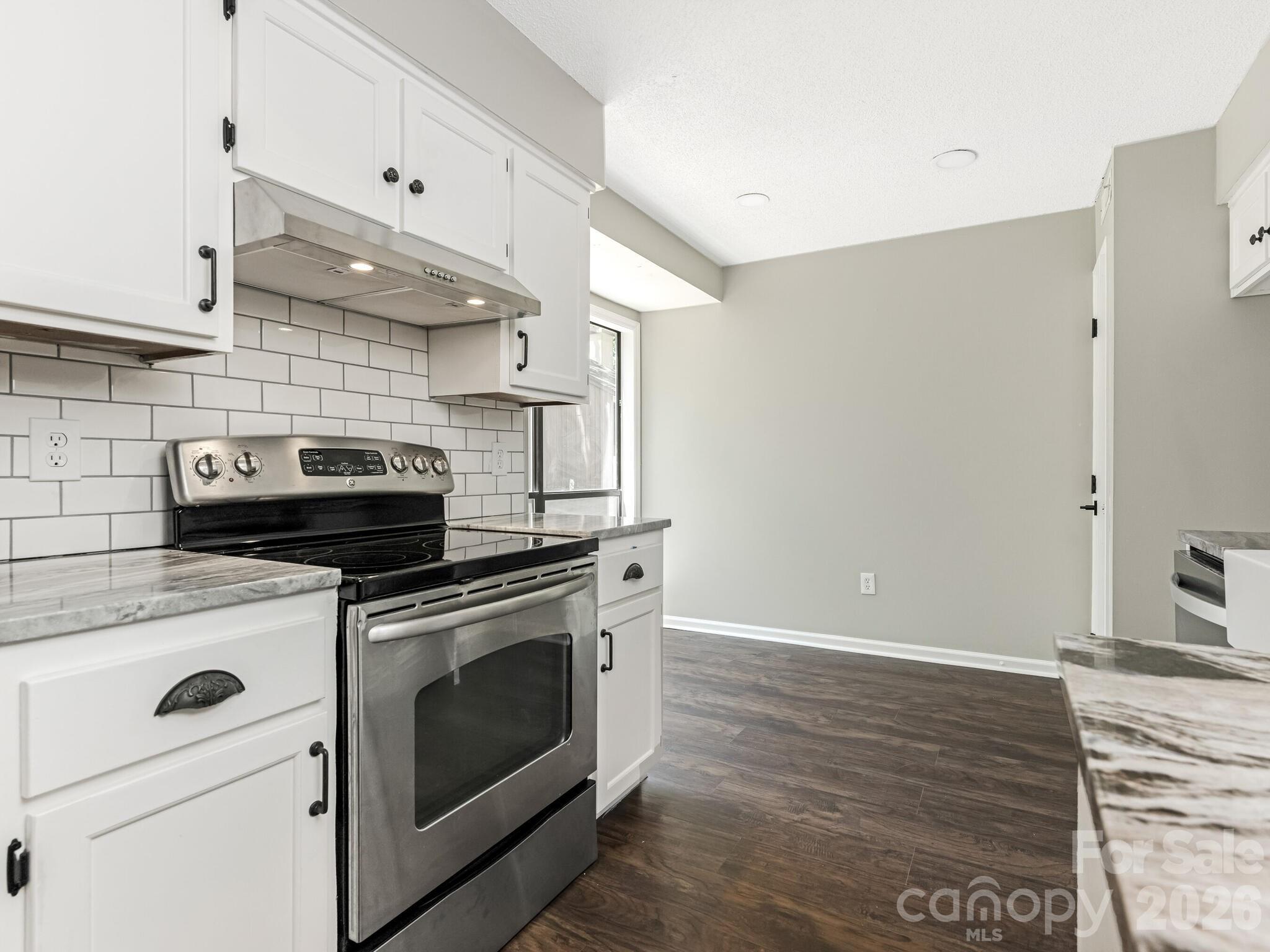 7378 Winery Lane — Charlotte