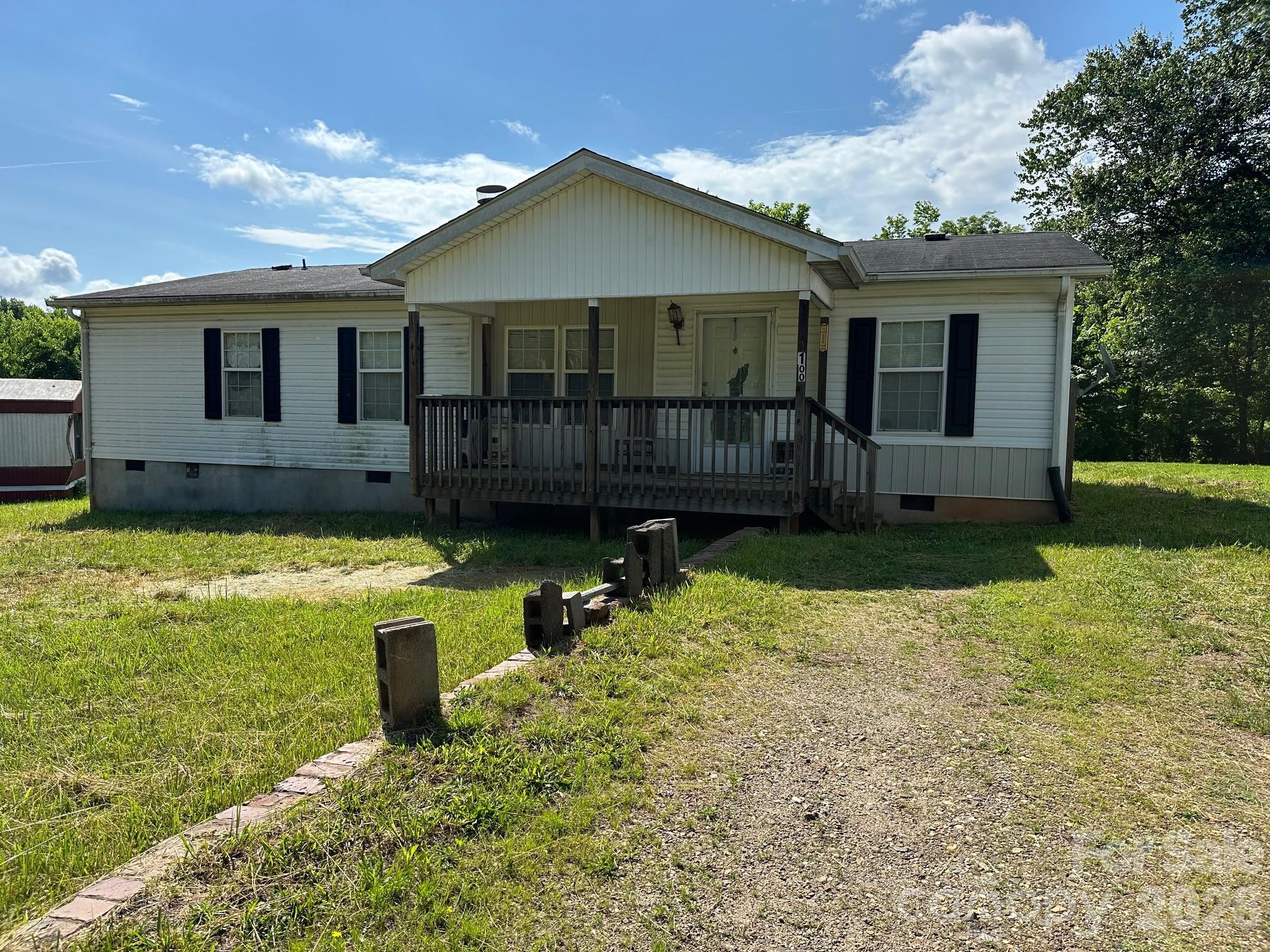 100 Springs Court — Stony Point
