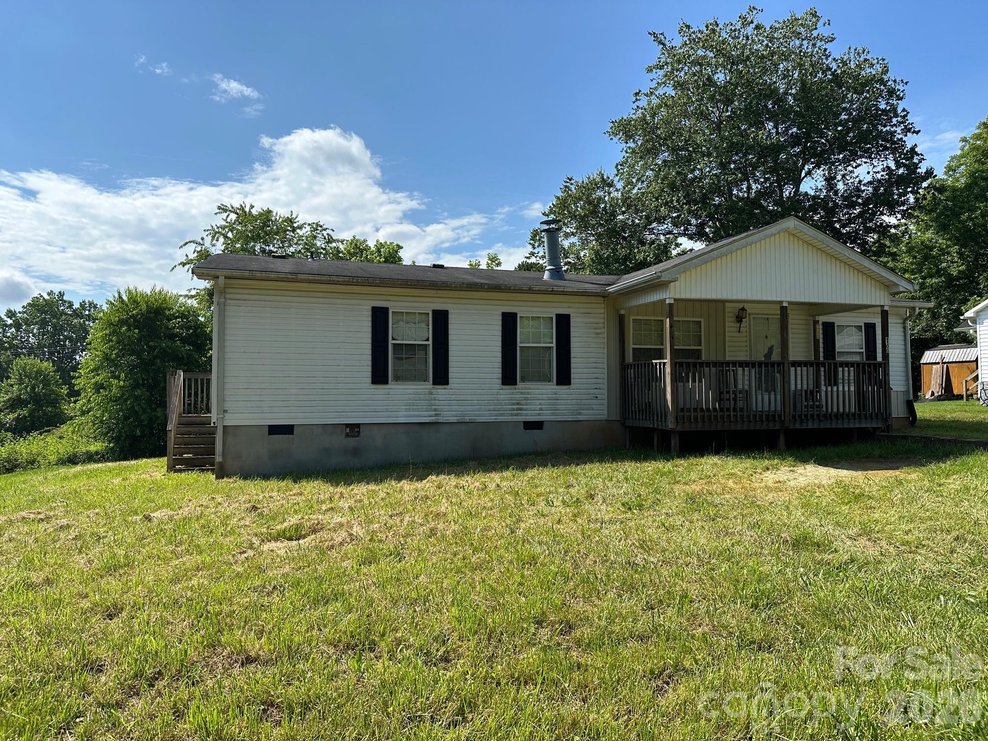 100 Springs Court — Stony Point