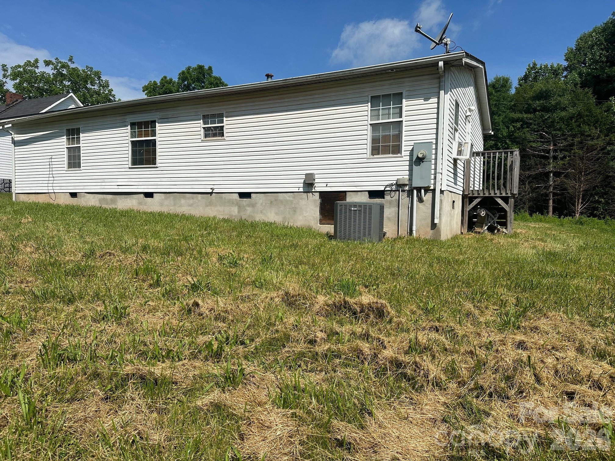 100 Springs Court — Stony Point