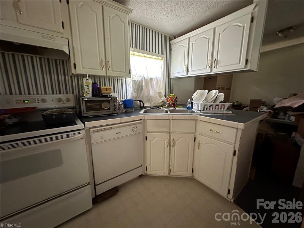 100 Springs Court — Stony Point