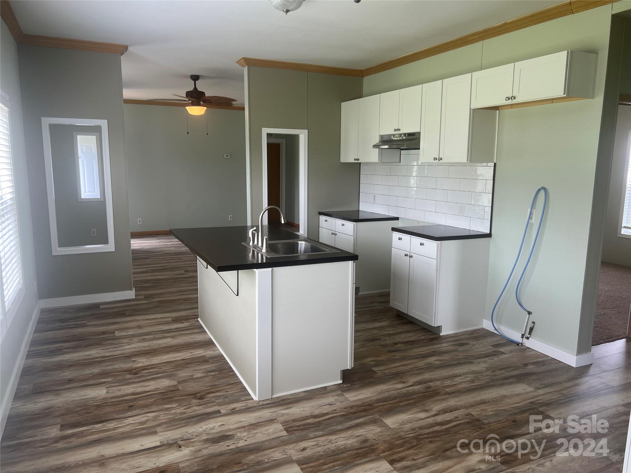 200 Olin Loop — Olin
