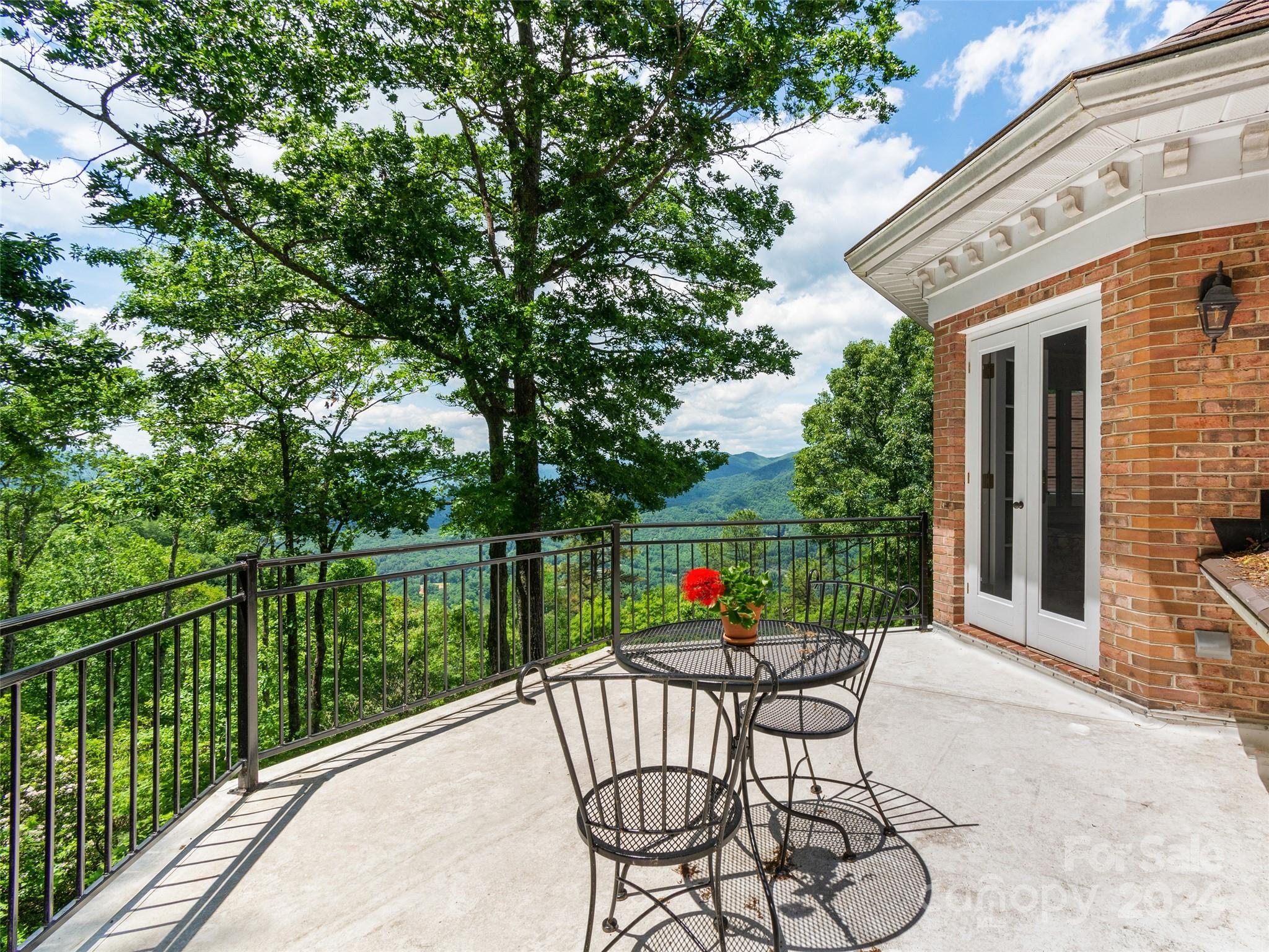 1767 Ridge Way Street — Sylva